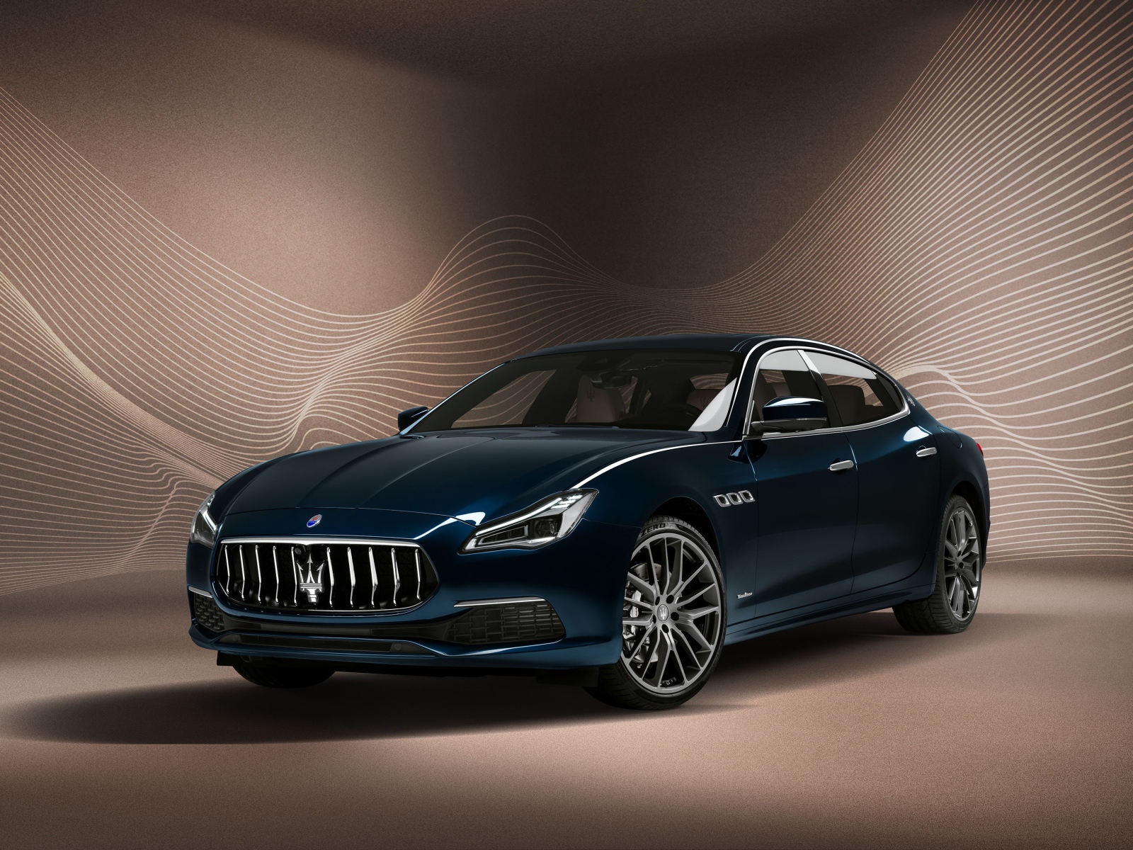 Дорогой автомобиль Maserati Quattroporte GranLusso Royale 2020 года 