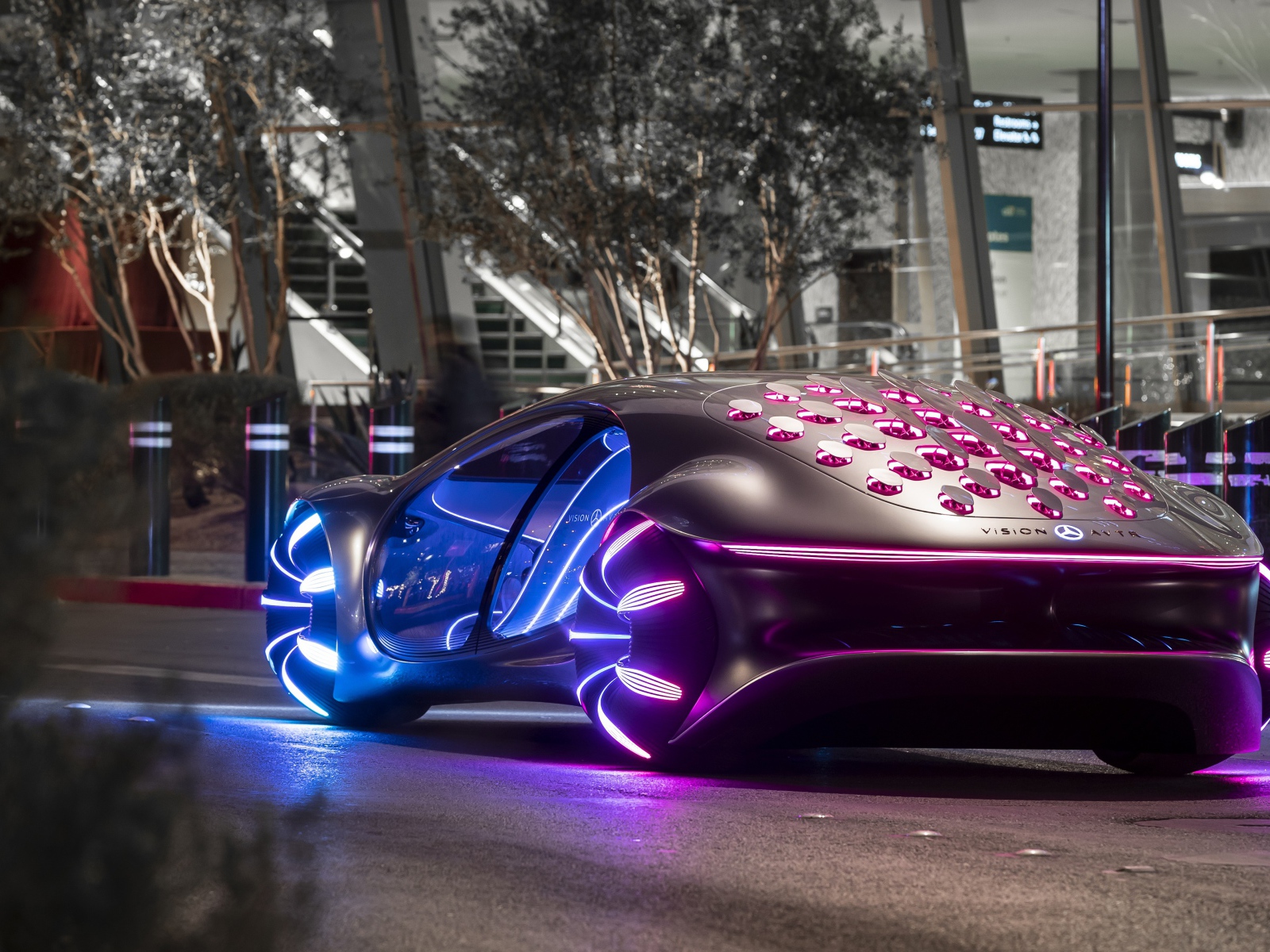 Футуристический автомобиль Mercedes-Benz VISION AVTR, 2020 года 