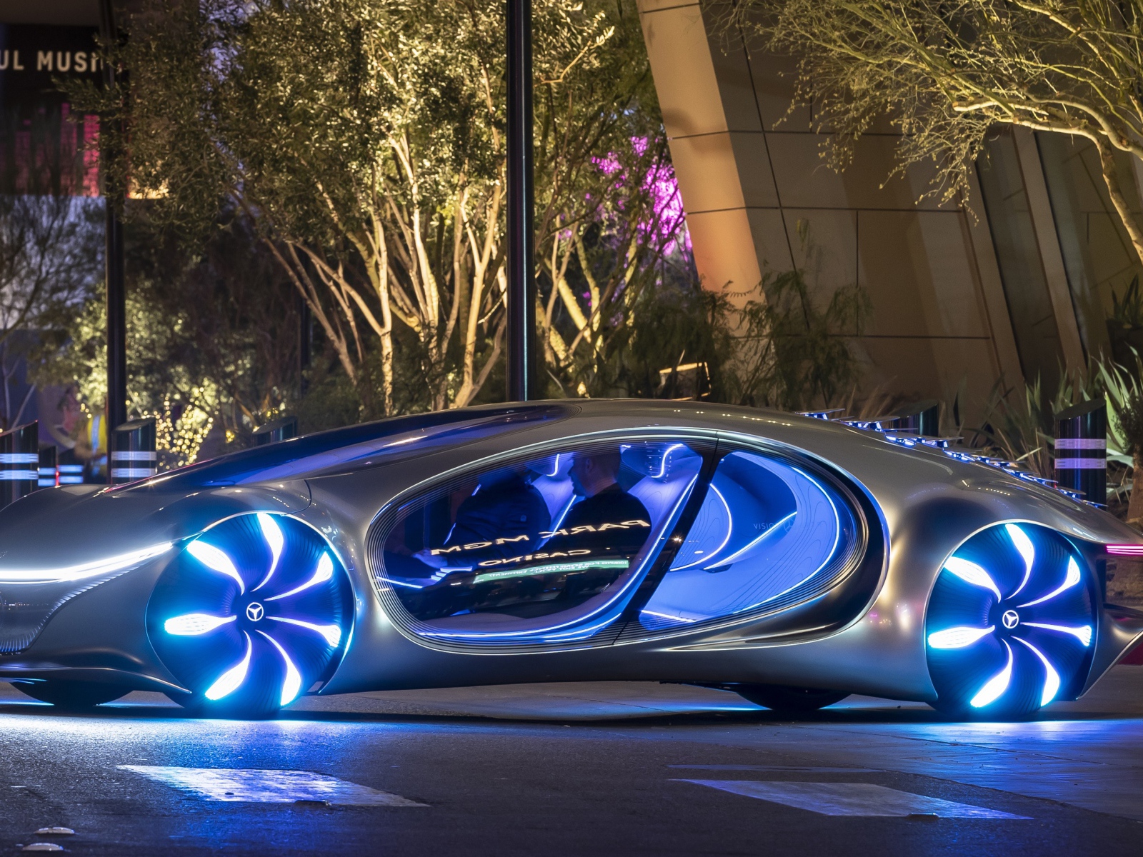 Неоновый автомобиль  Mercedes-Benz VISION AVTR, 2020 года в городе