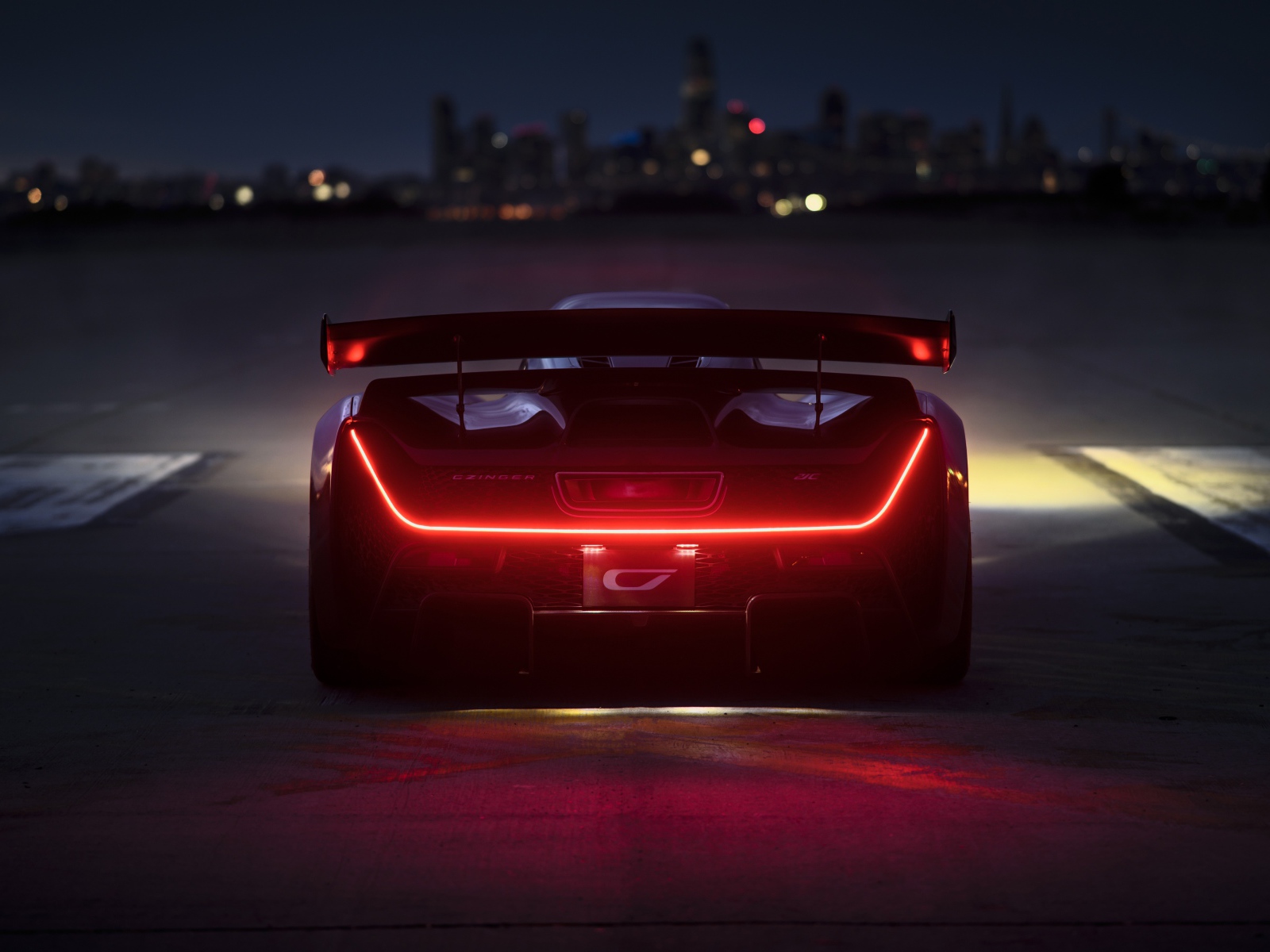 Автомобиль Czinger 21C Lightweight Track 2020 года вид сзади 