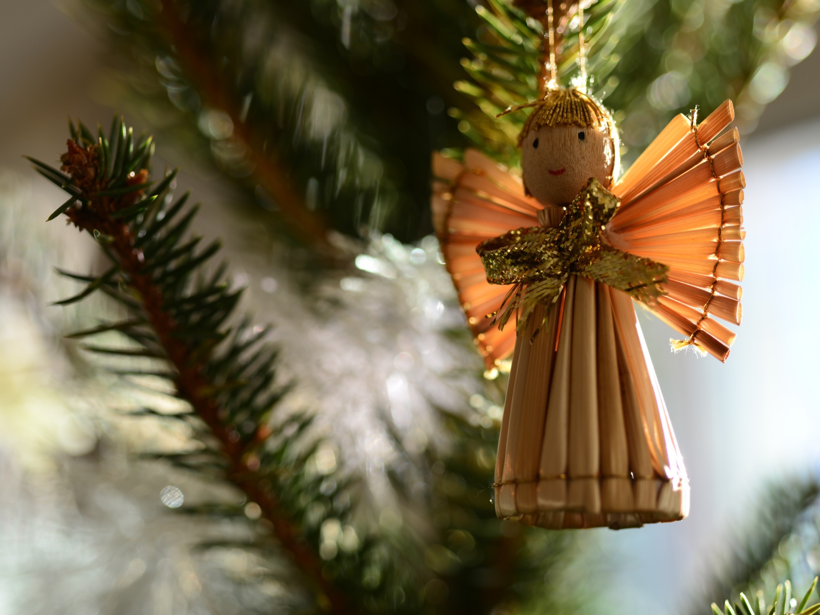 Елочная игрушка ангел на Рождество