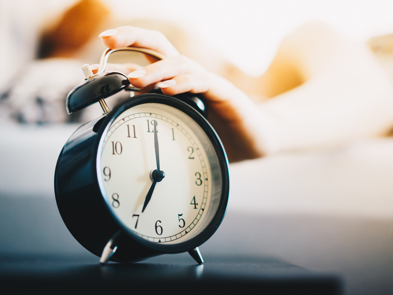 Будильник звонит в сеть утра