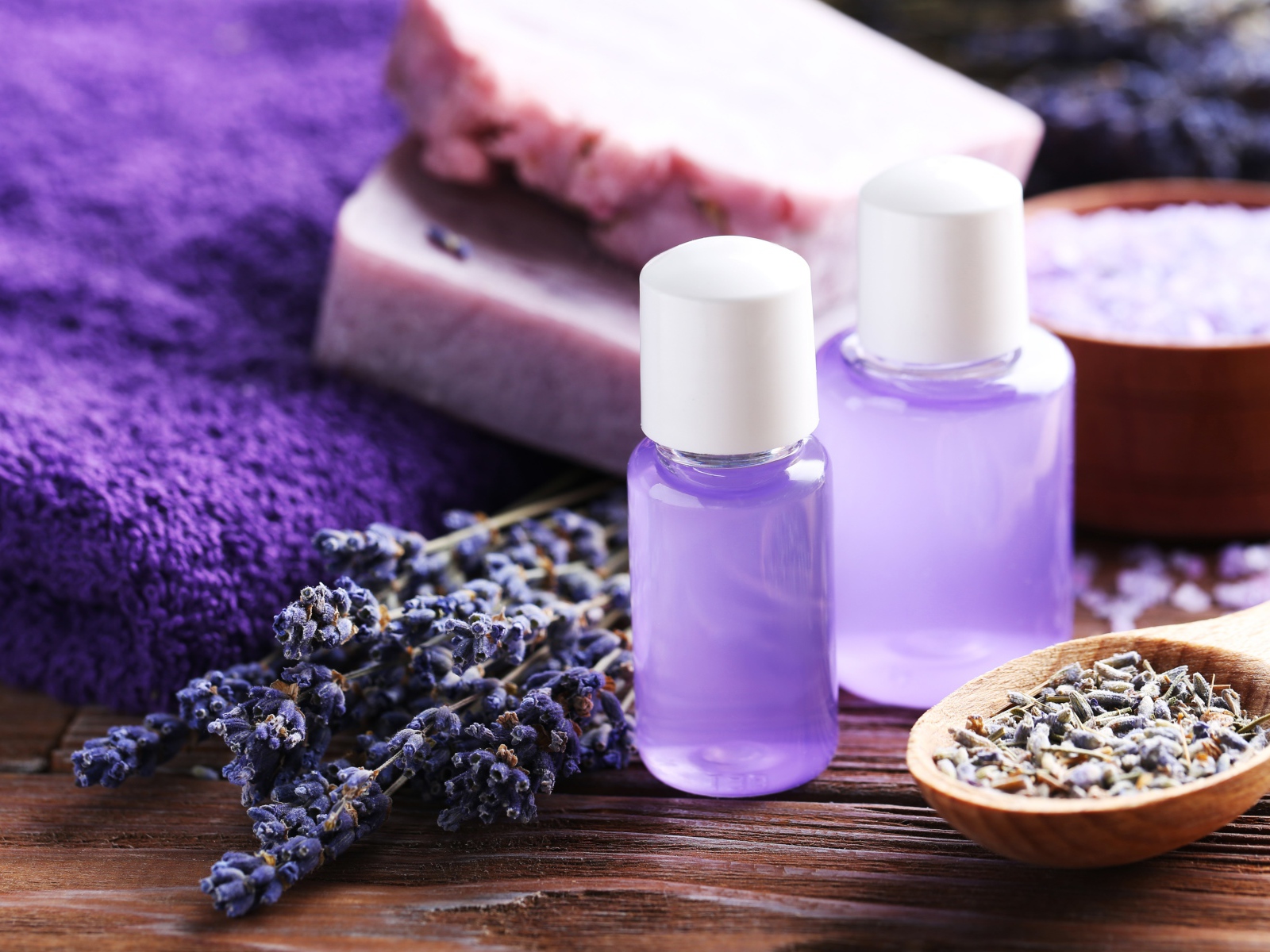 Мыло, лаванда, масла и соль для спа процедур 