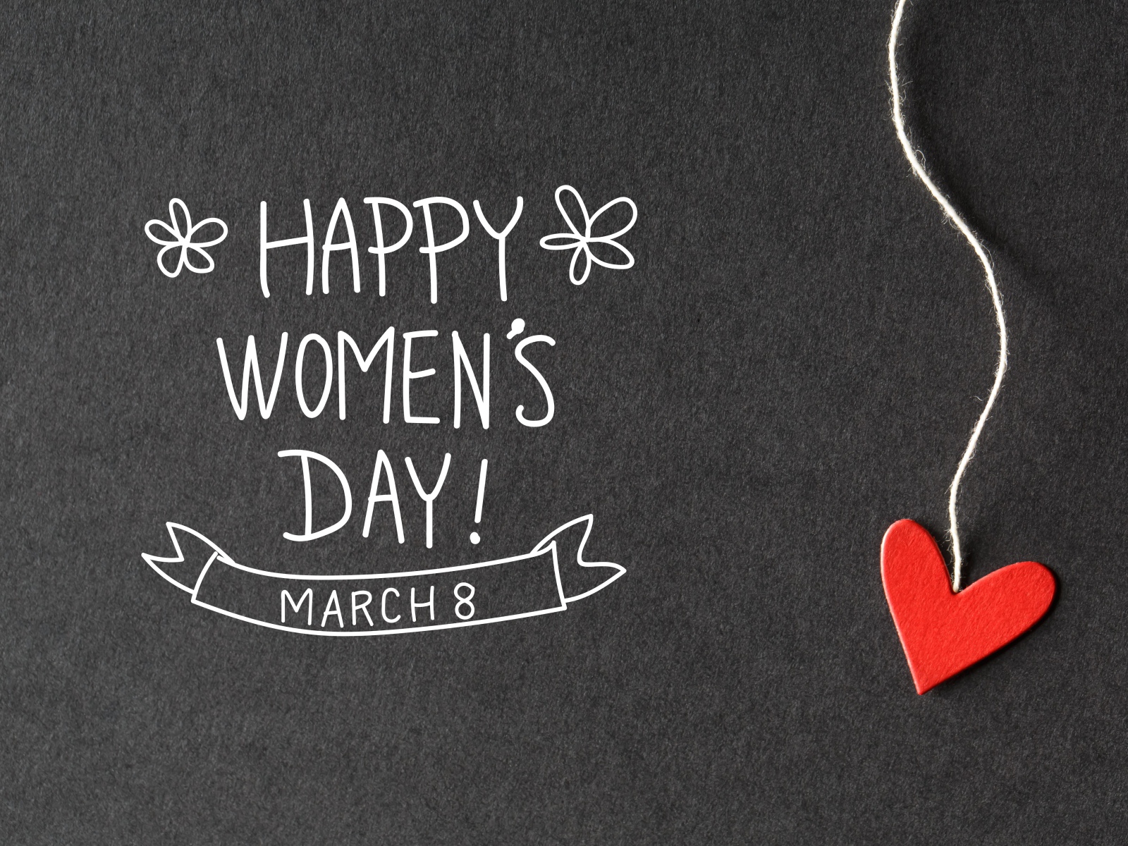 Надпись на сером фоне на Международный женский день 8 марта