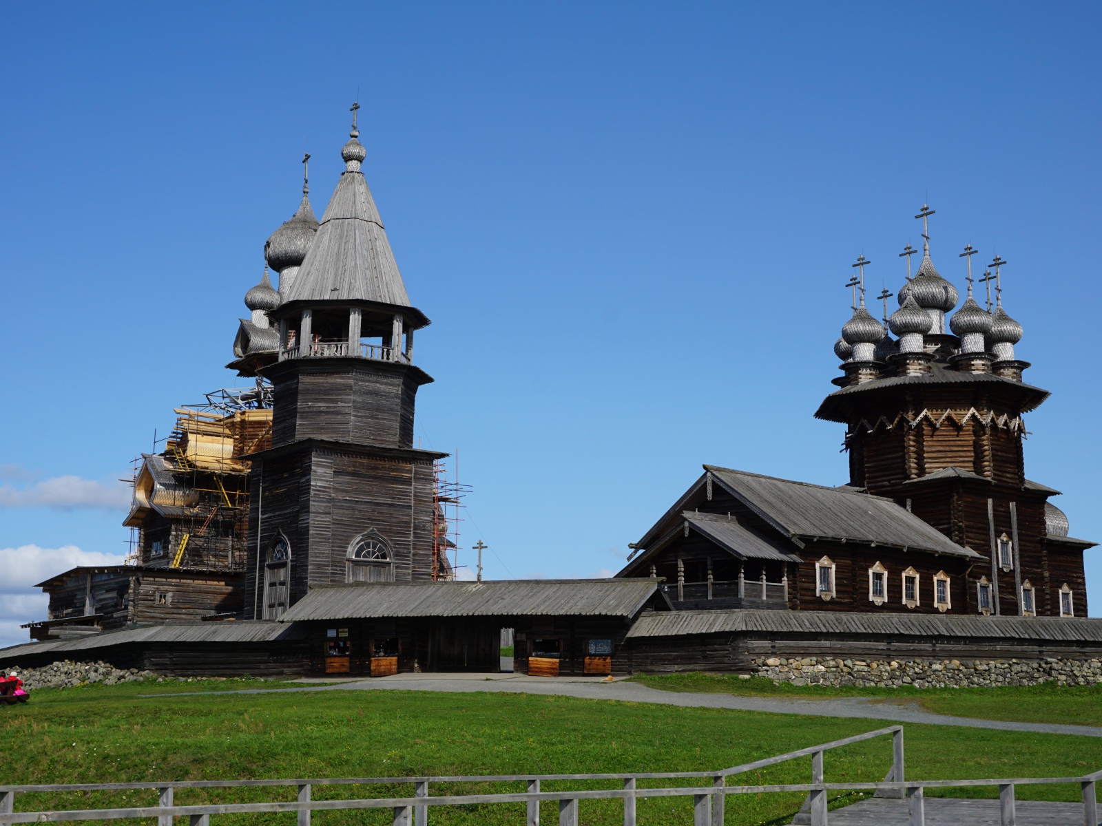 Старинный деревянный музей, Карелия. Россия 