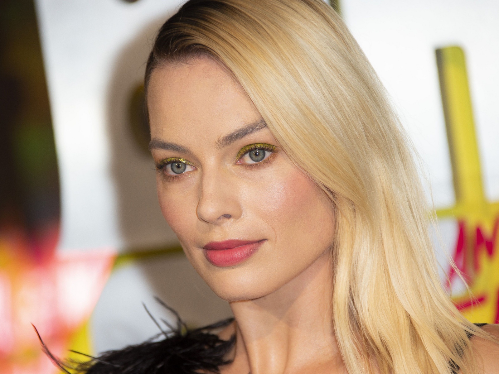 Красивое лицо актрисы Марго Робби 