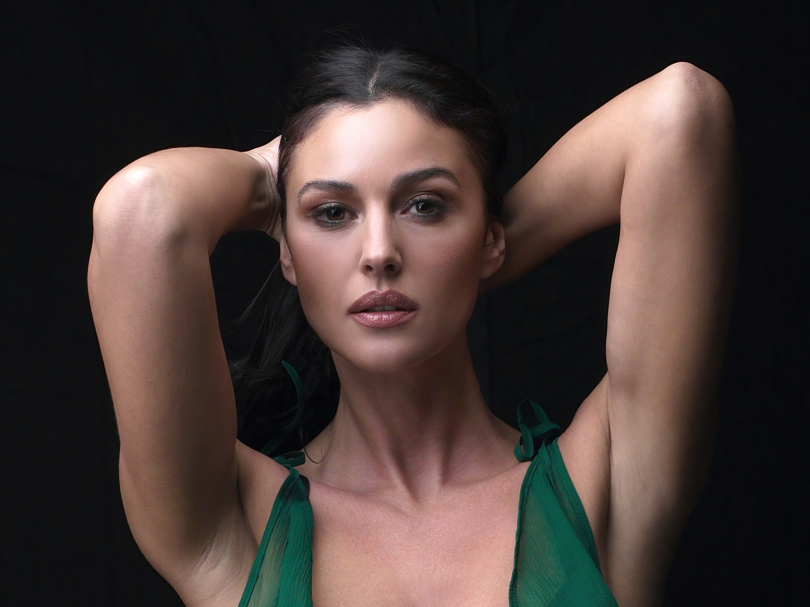 Элегантная итальянская актриса Моника Беллуччи