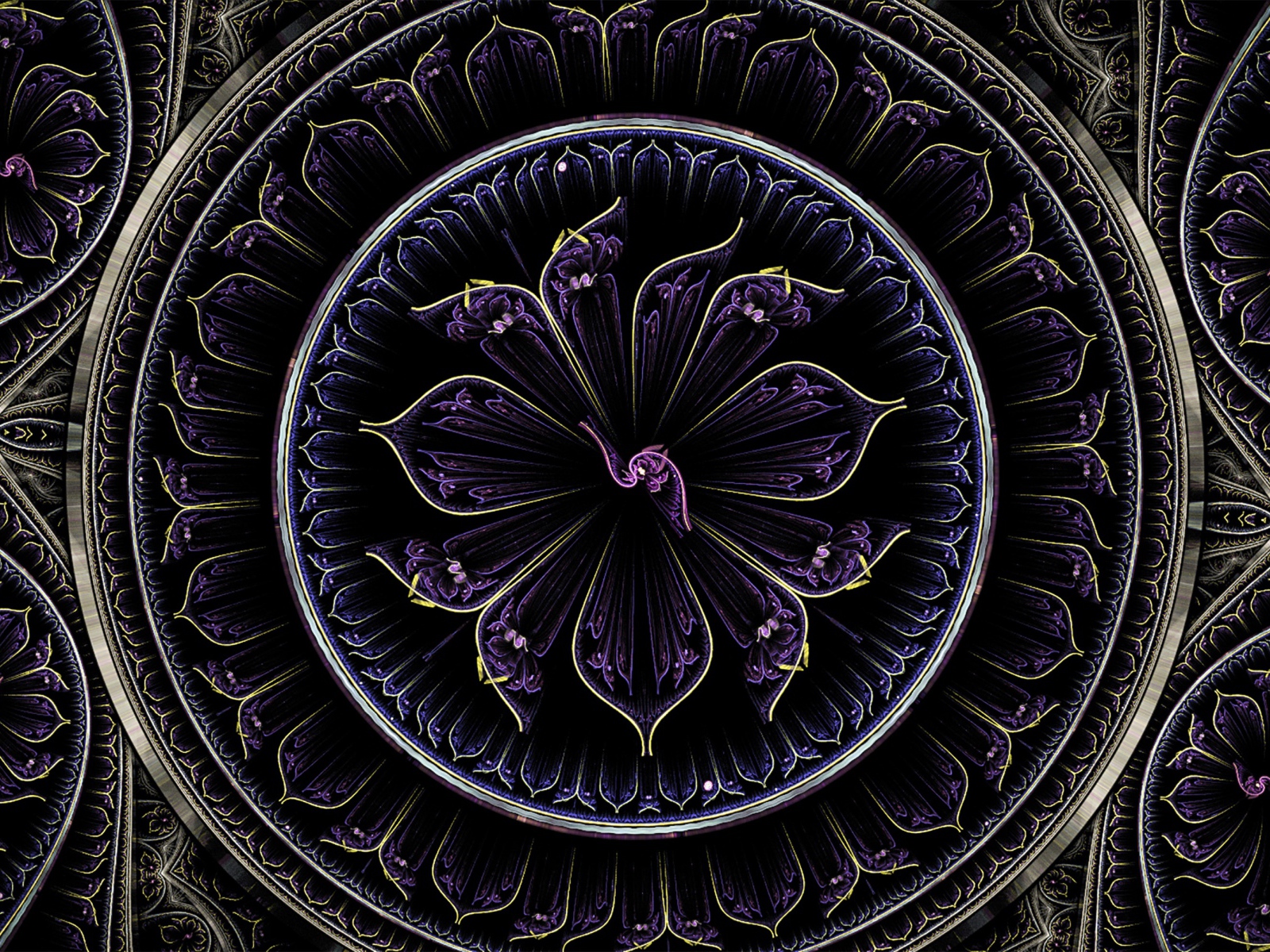 Красивый фиолетовый фрактальный рисунок с золотыми линиями