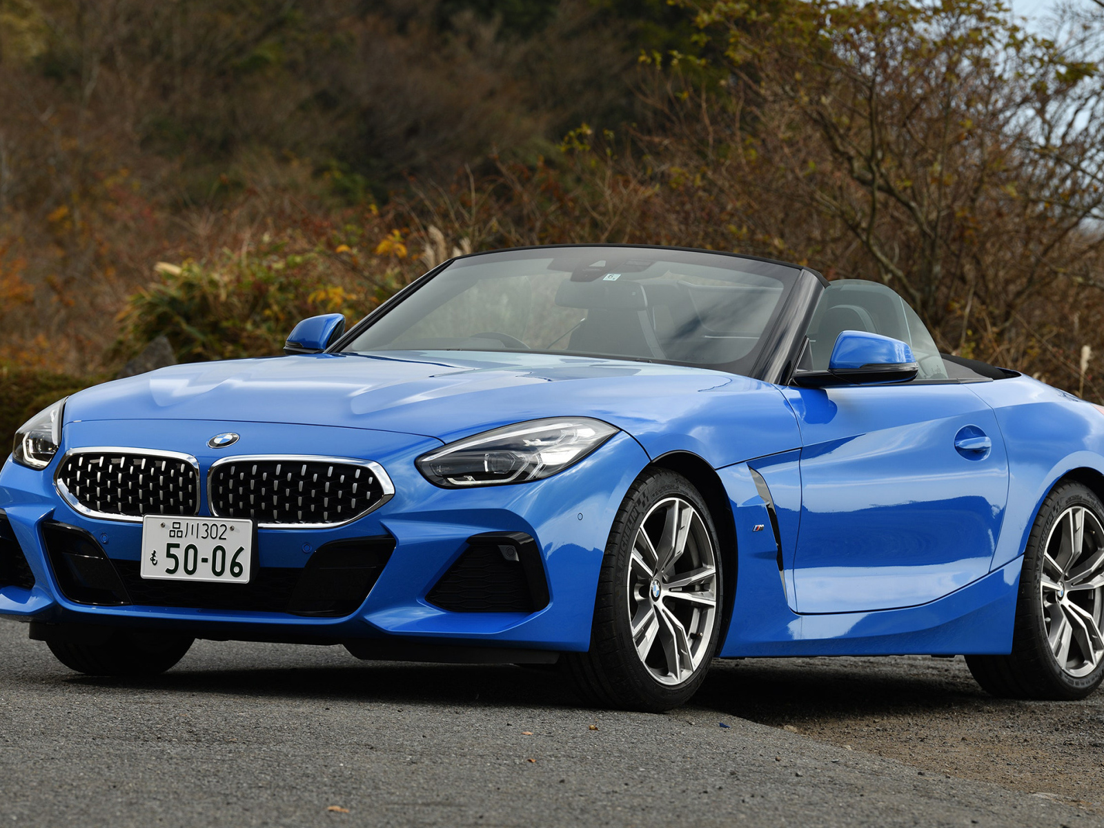Синий кабриолет  BMW Z4 SDrive20i M Sport