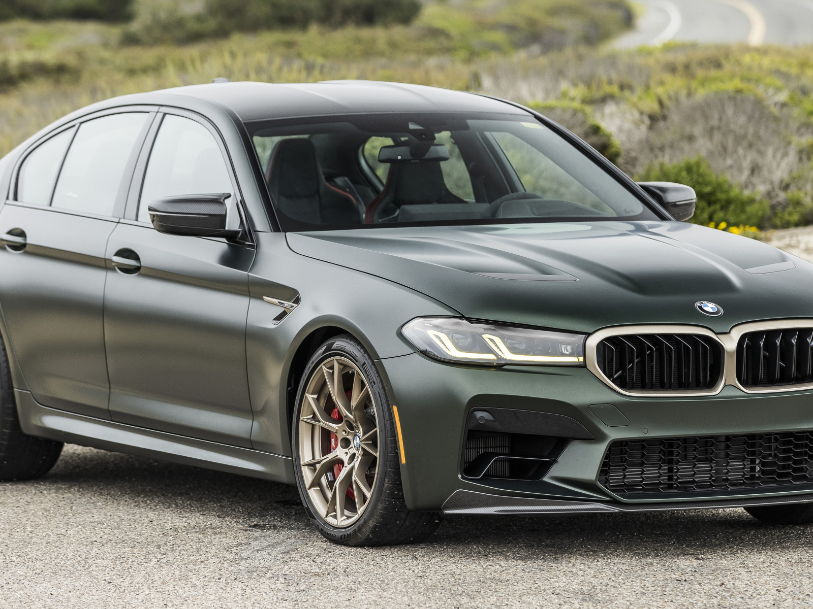 Автомобиль BMW M5 CS, 2022 года