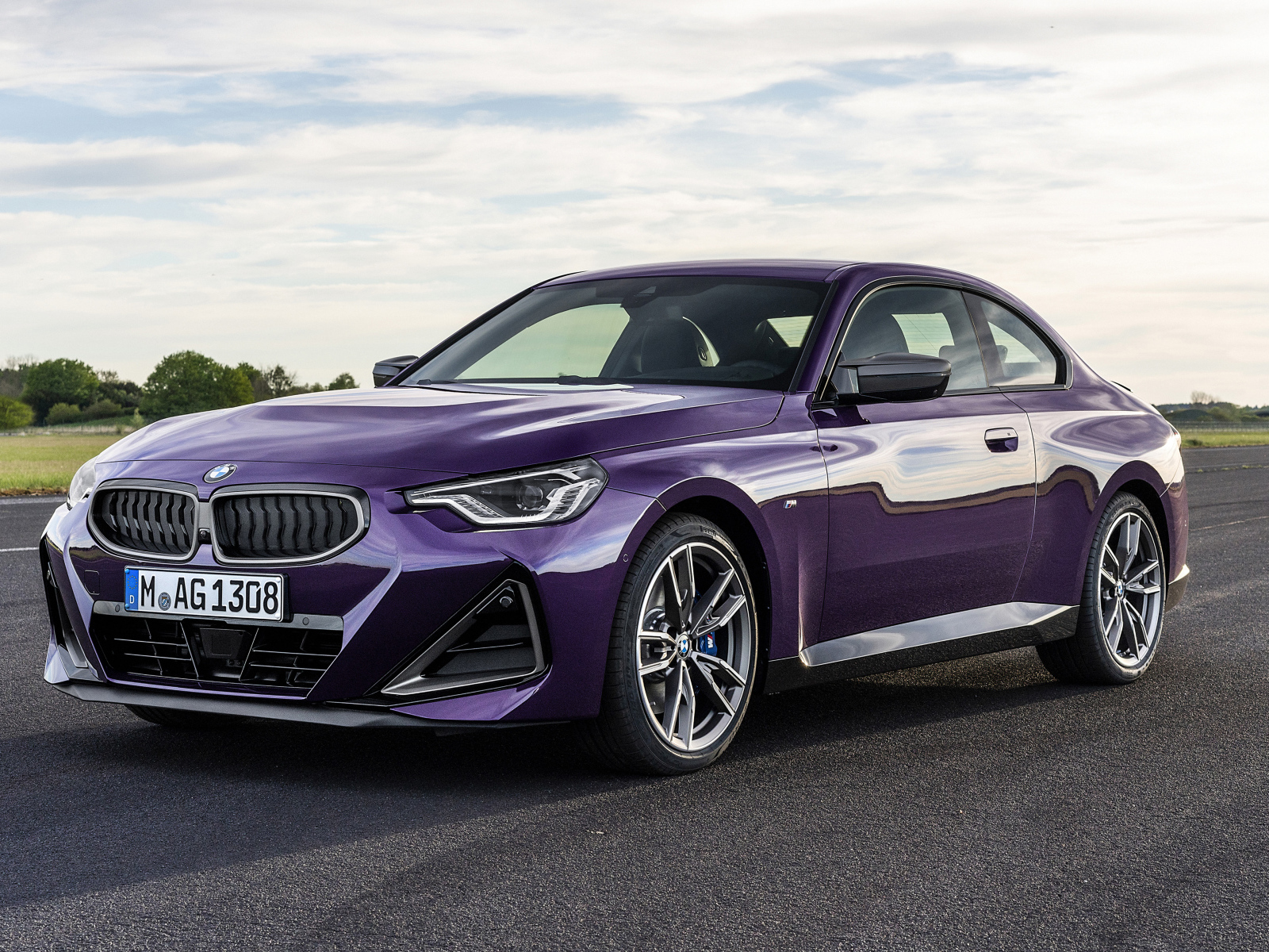 Автомобиль бизнес класса BMW M240i, 2021 года