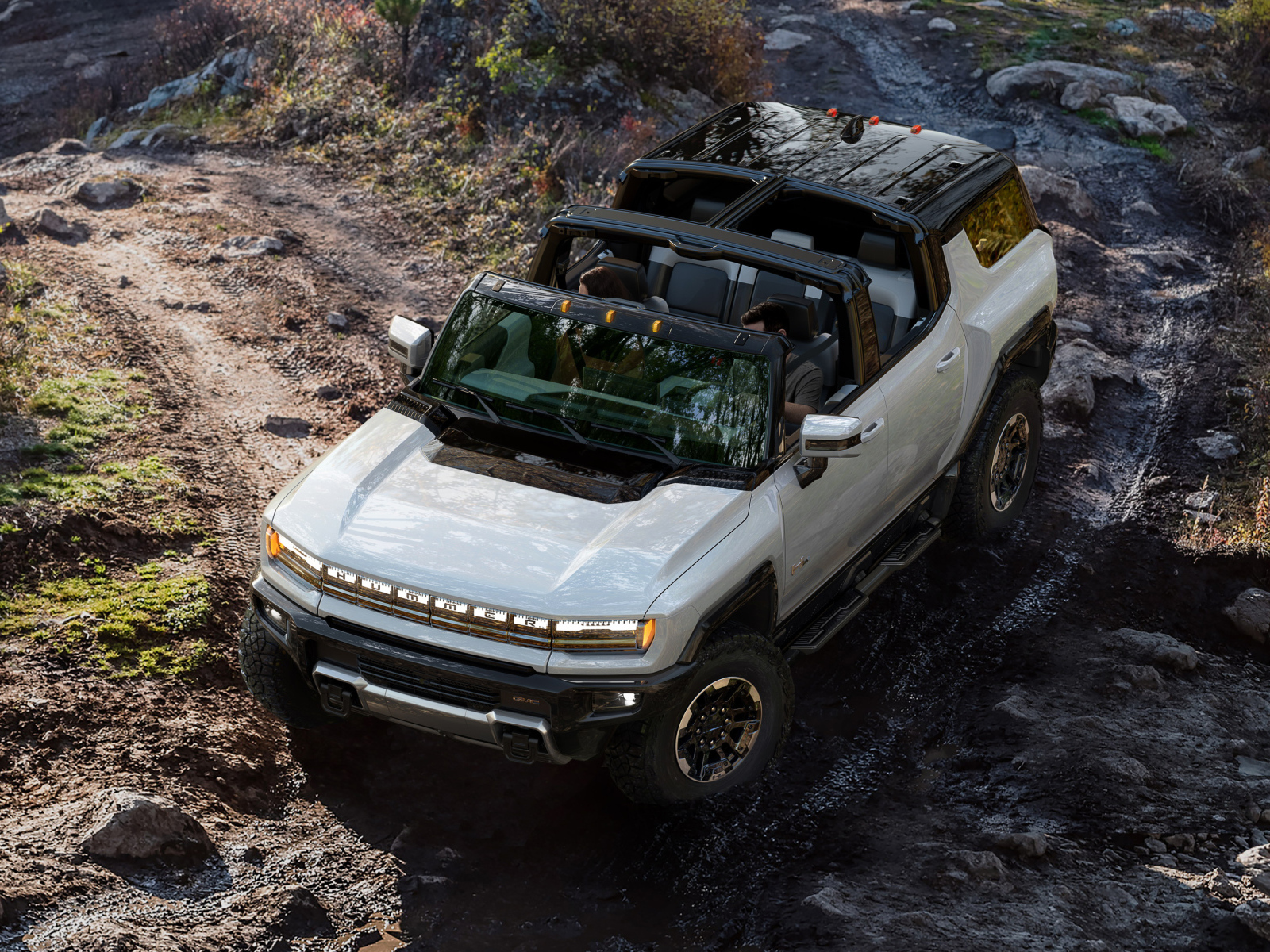 Автомобиль GMC Hummer EV, 2024 года вид сверху