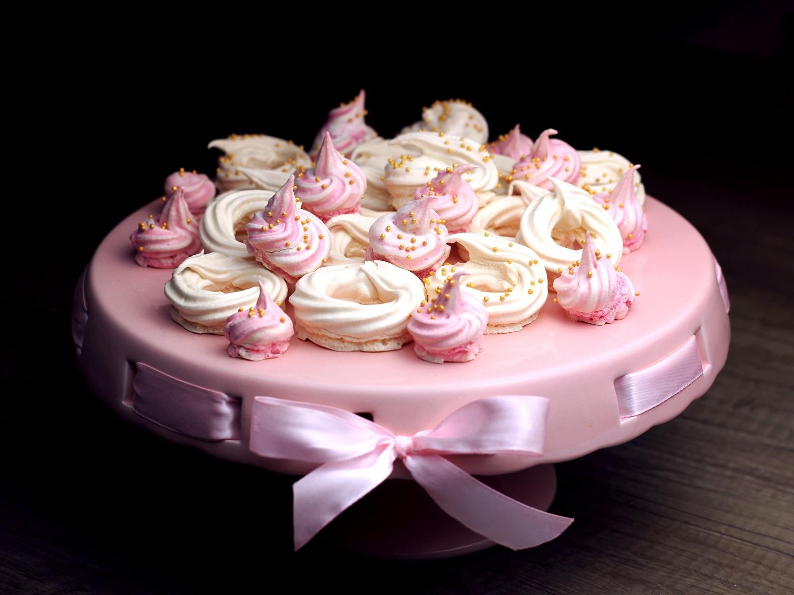 Розовая подставка для зефира с розовой лентой