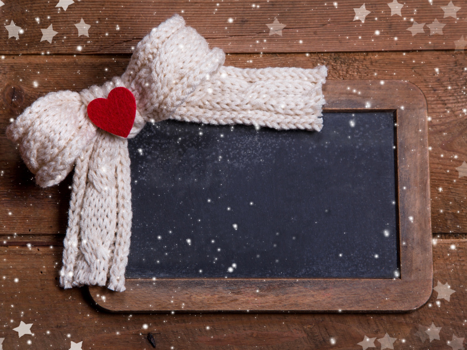 Шаблон открытки на деревянном фоне на День Влюбленных