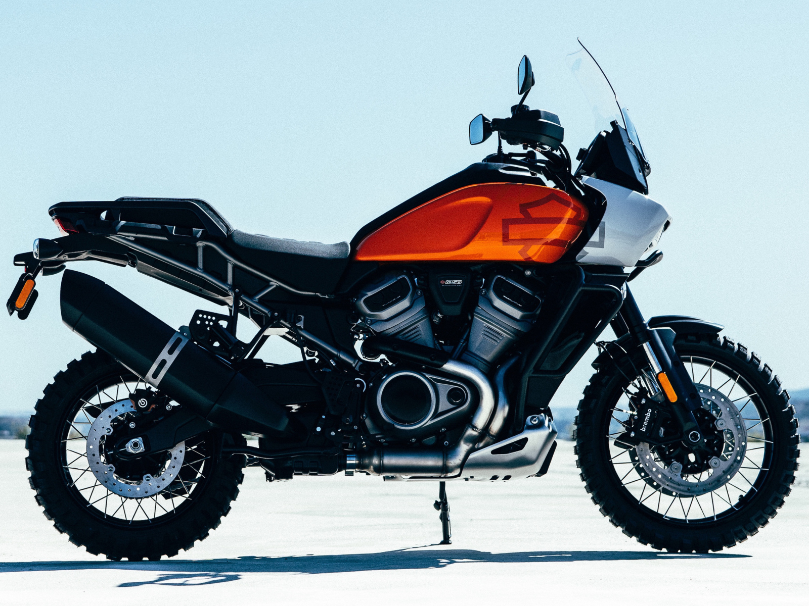 Мотоцикл Harley-Davidson Pan America 2021 года вид сбоку