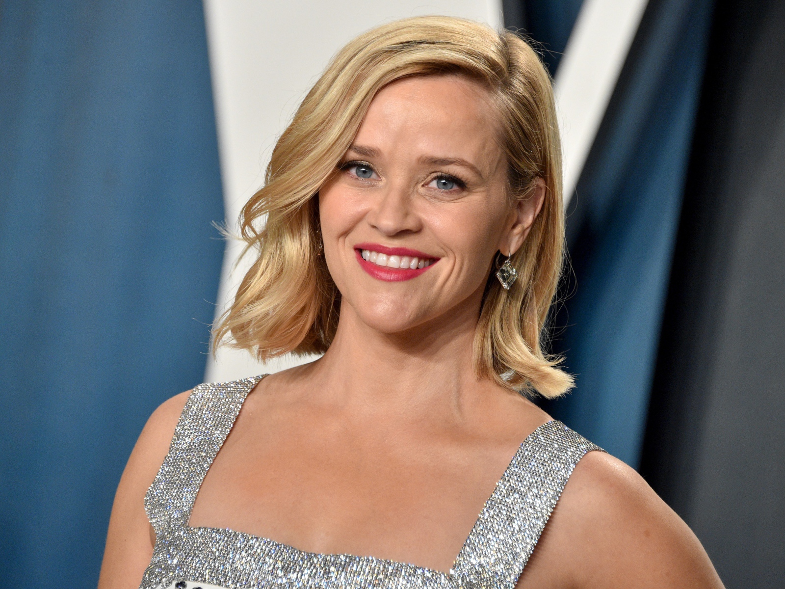 Улыбающаяся актриса Риз Уизерспун