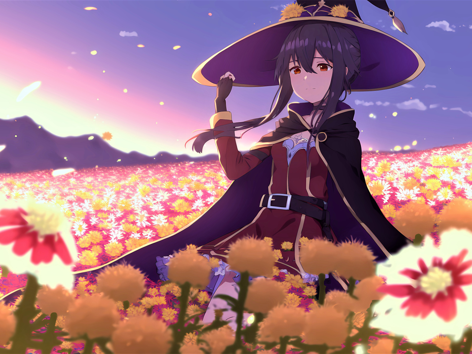 Девушка аниме в костюме на поле с цветами