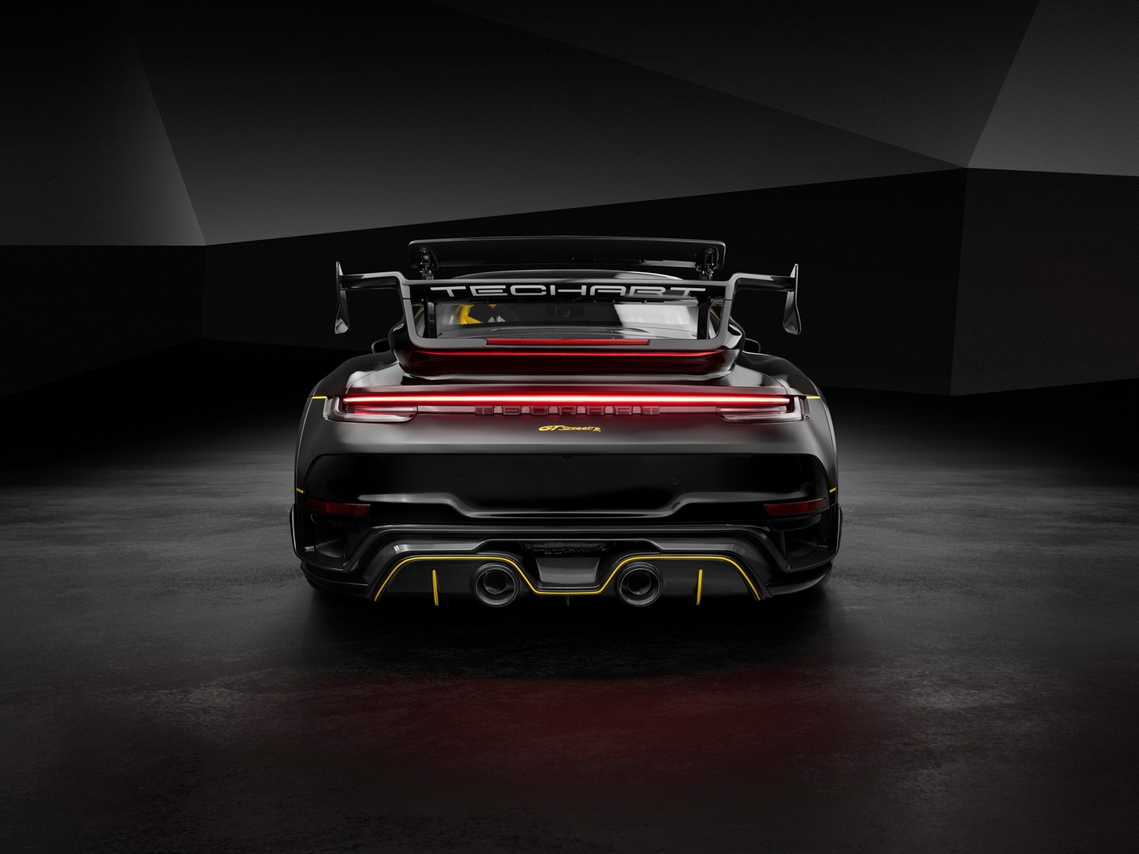 Автомобиль TechArt GTstreet R Flyweight 2023 вид сзади