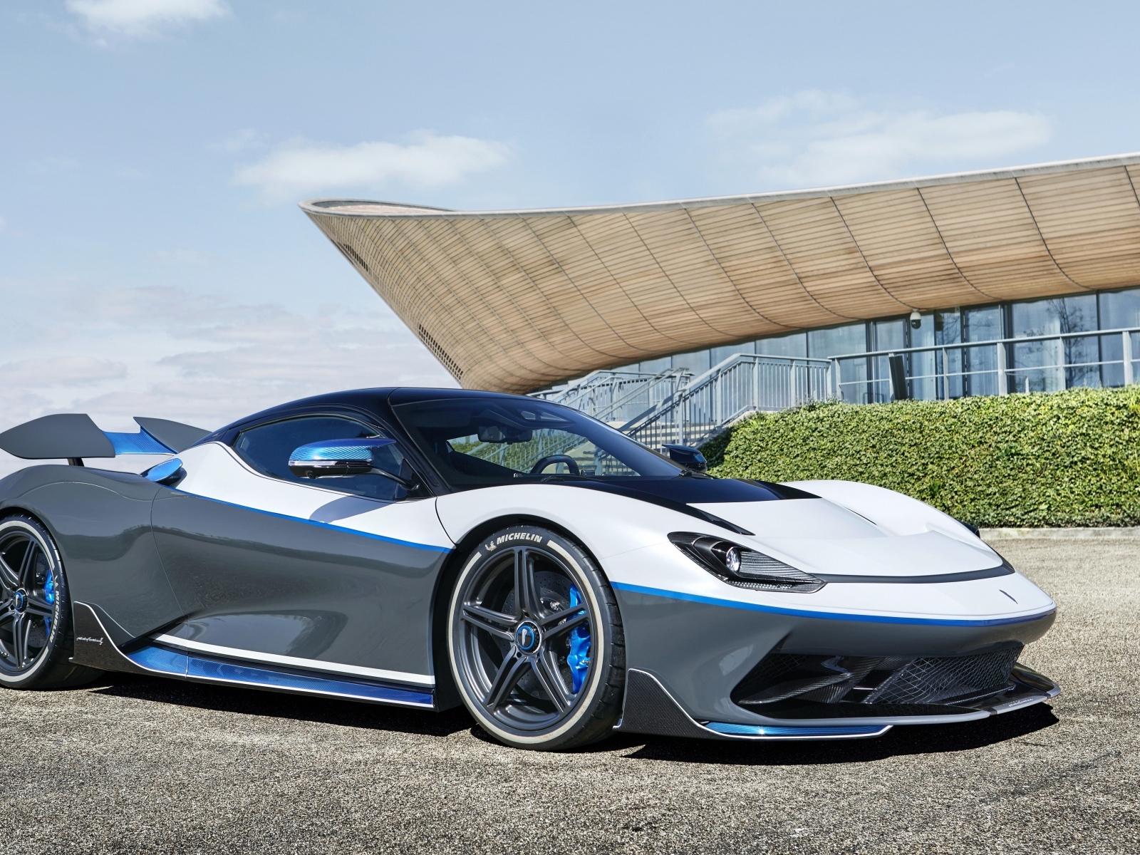 Спортивный автомобиль Pininfarina Battista Anniversario