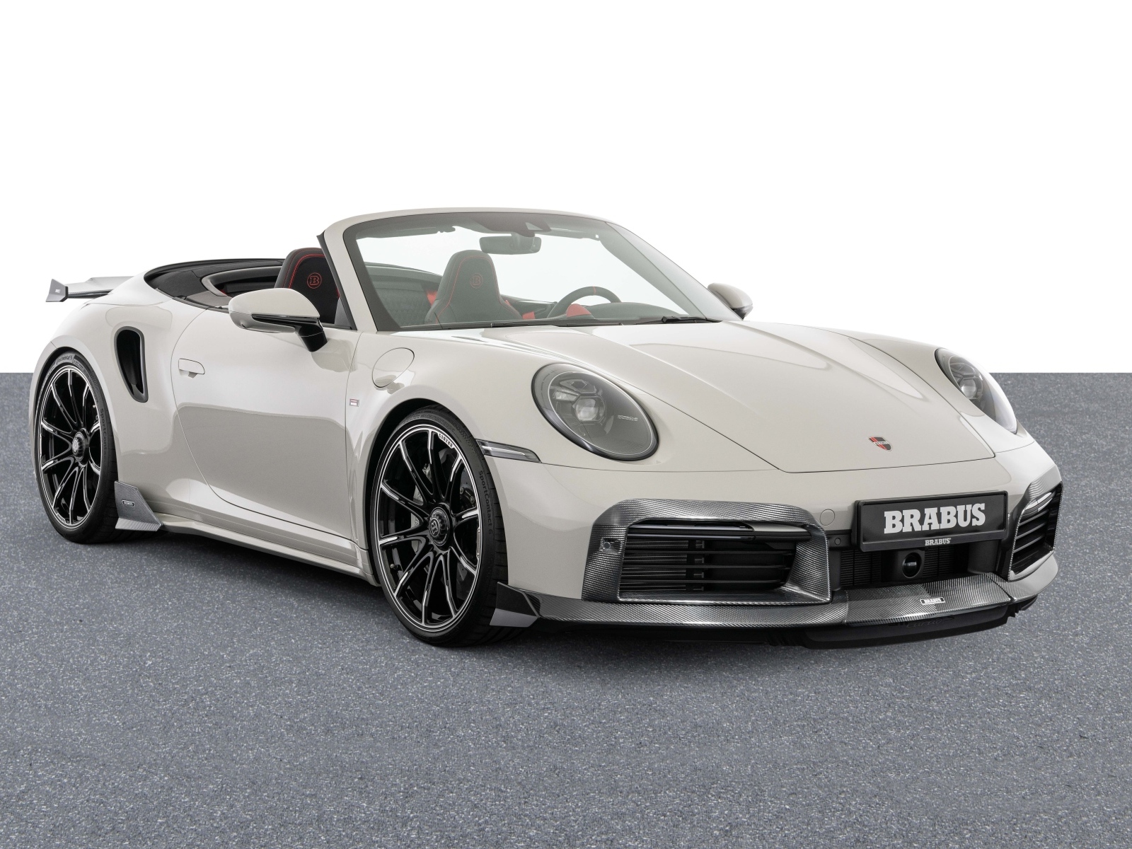 Серебристый Brabus 820 Cabriolet