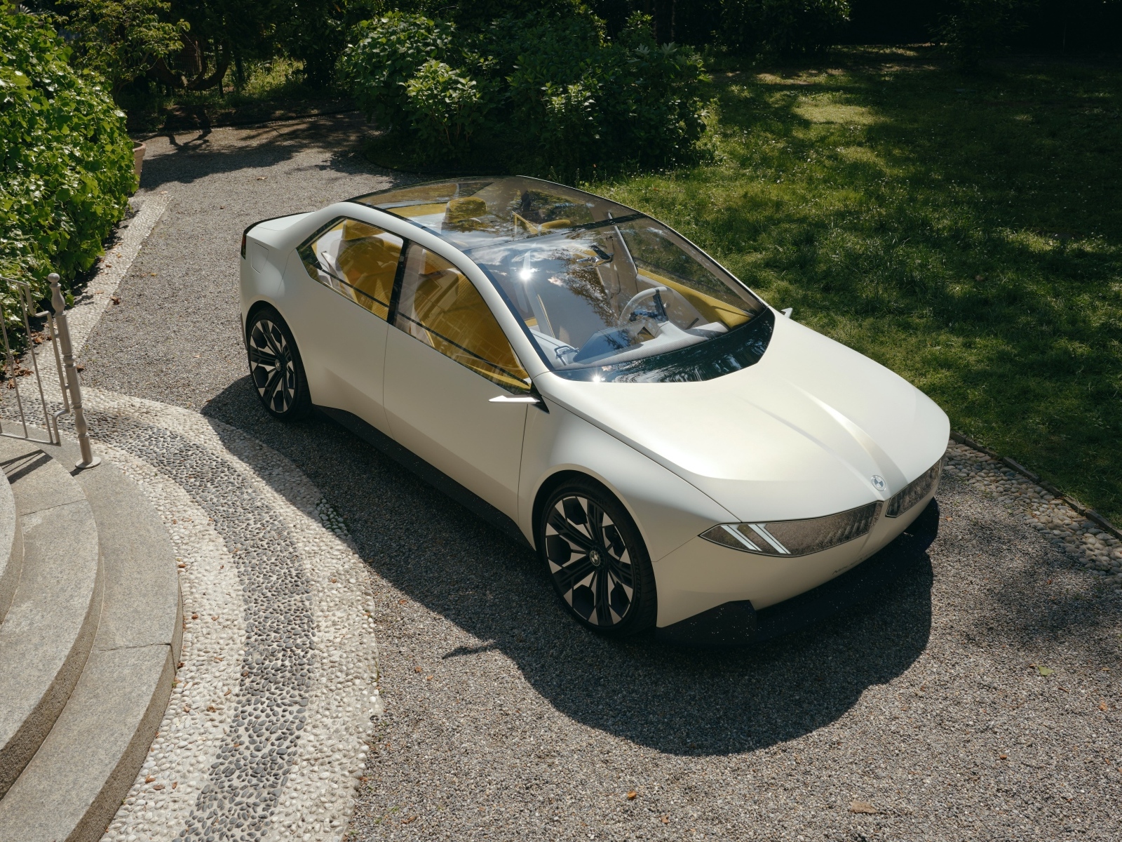 Вид сверху на новый автомобиль BMW Vision Neue Klasse