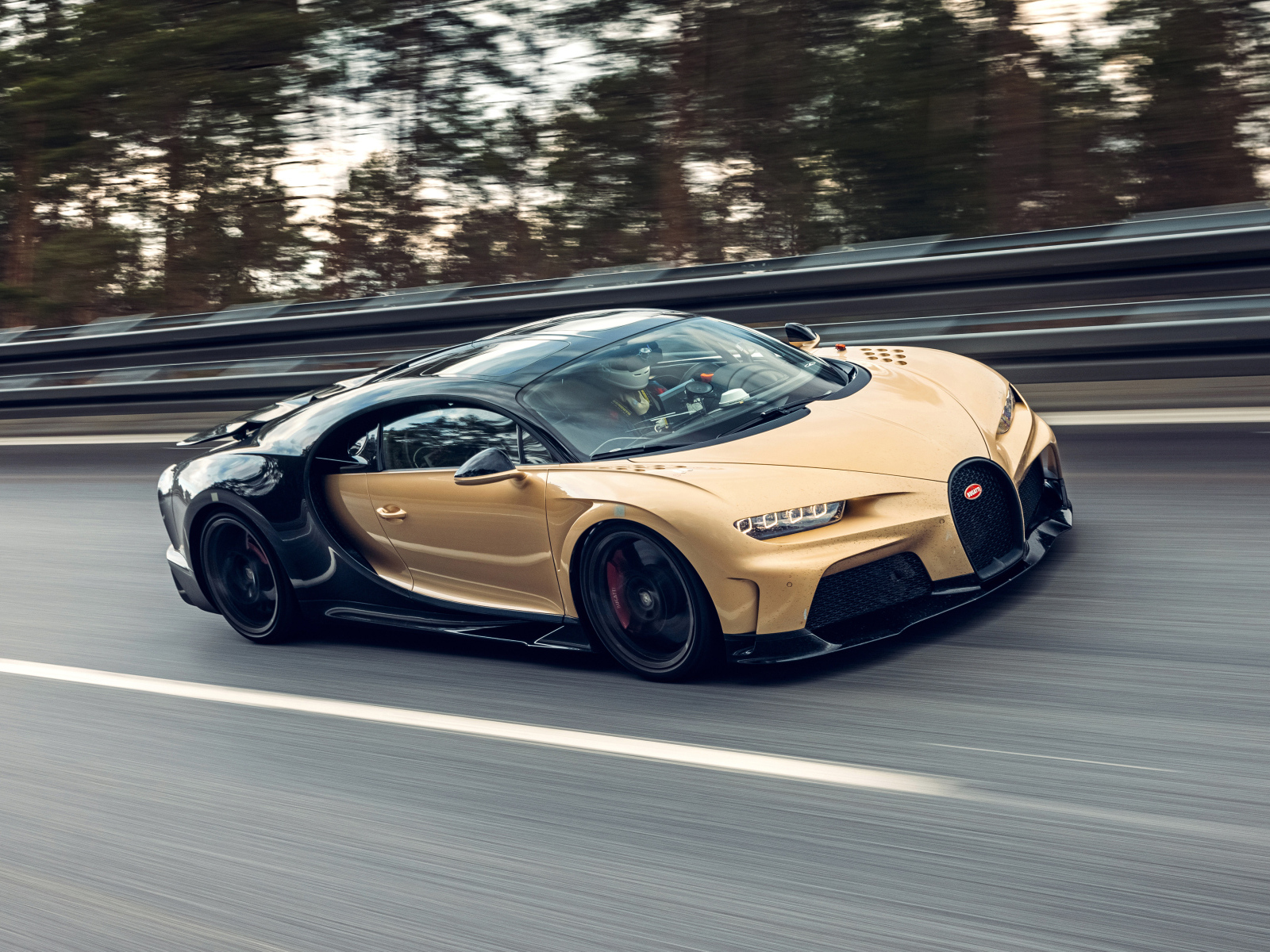 Быстрый автомобиль Bugatti Chiron, 2023 года