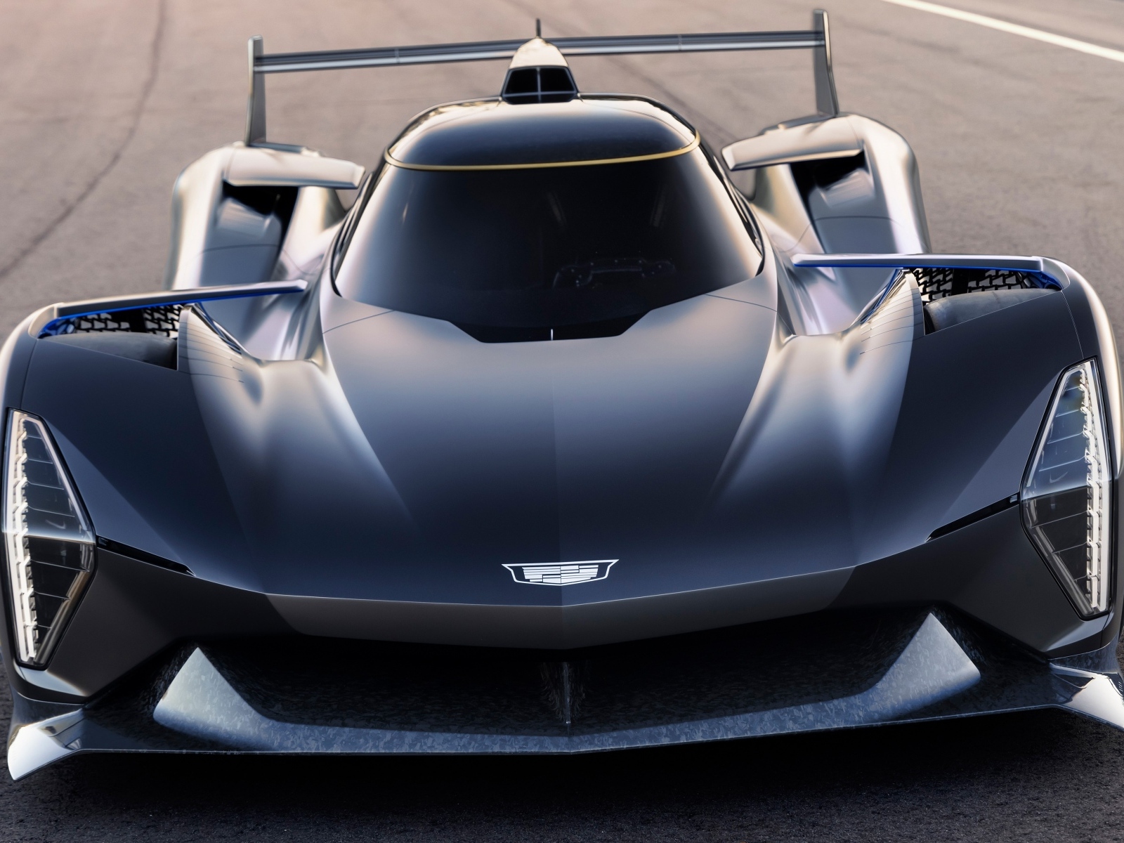 Автомобиль Cadillac Project GTP вид спереди
