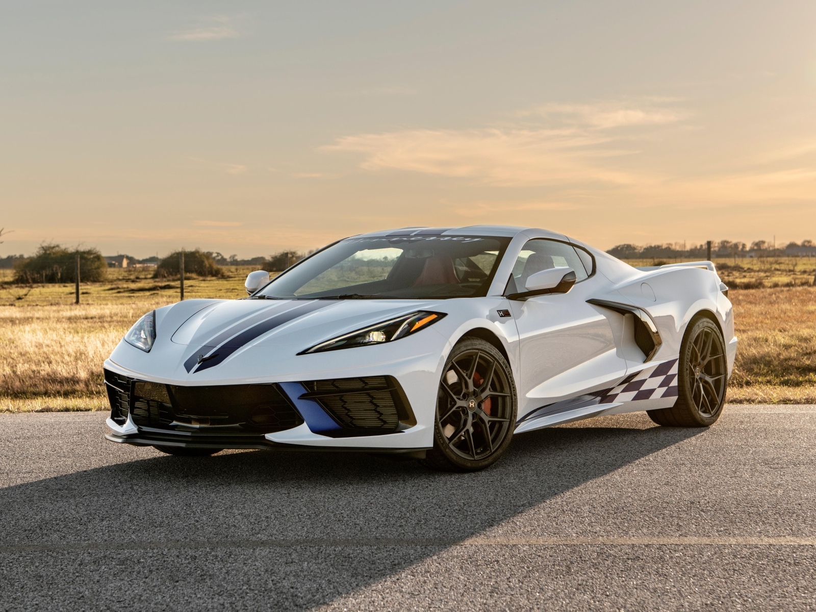 Спортивный Hennessey Chevrolet Corvette Stingray Supercharged H700 2023 года