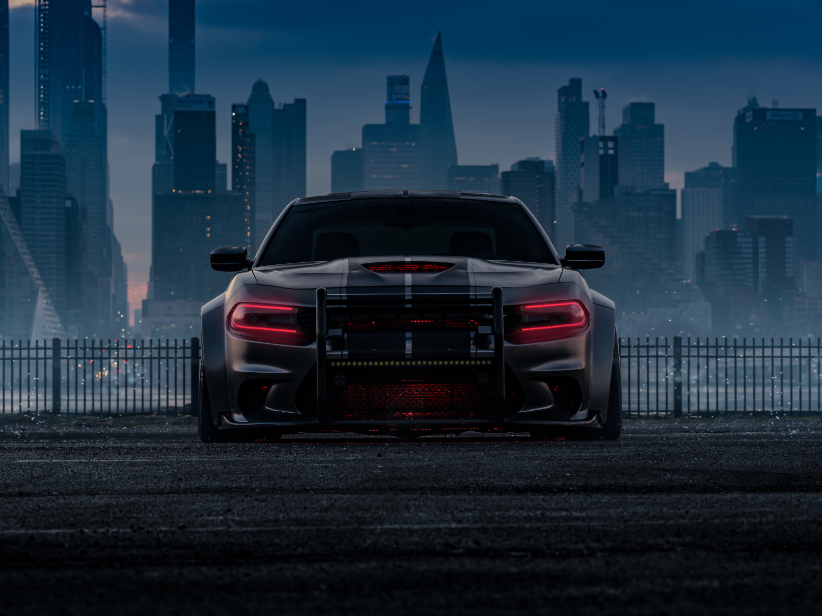 Автомобиль Dodge Charger Hellcat Enforcer вид спереди
