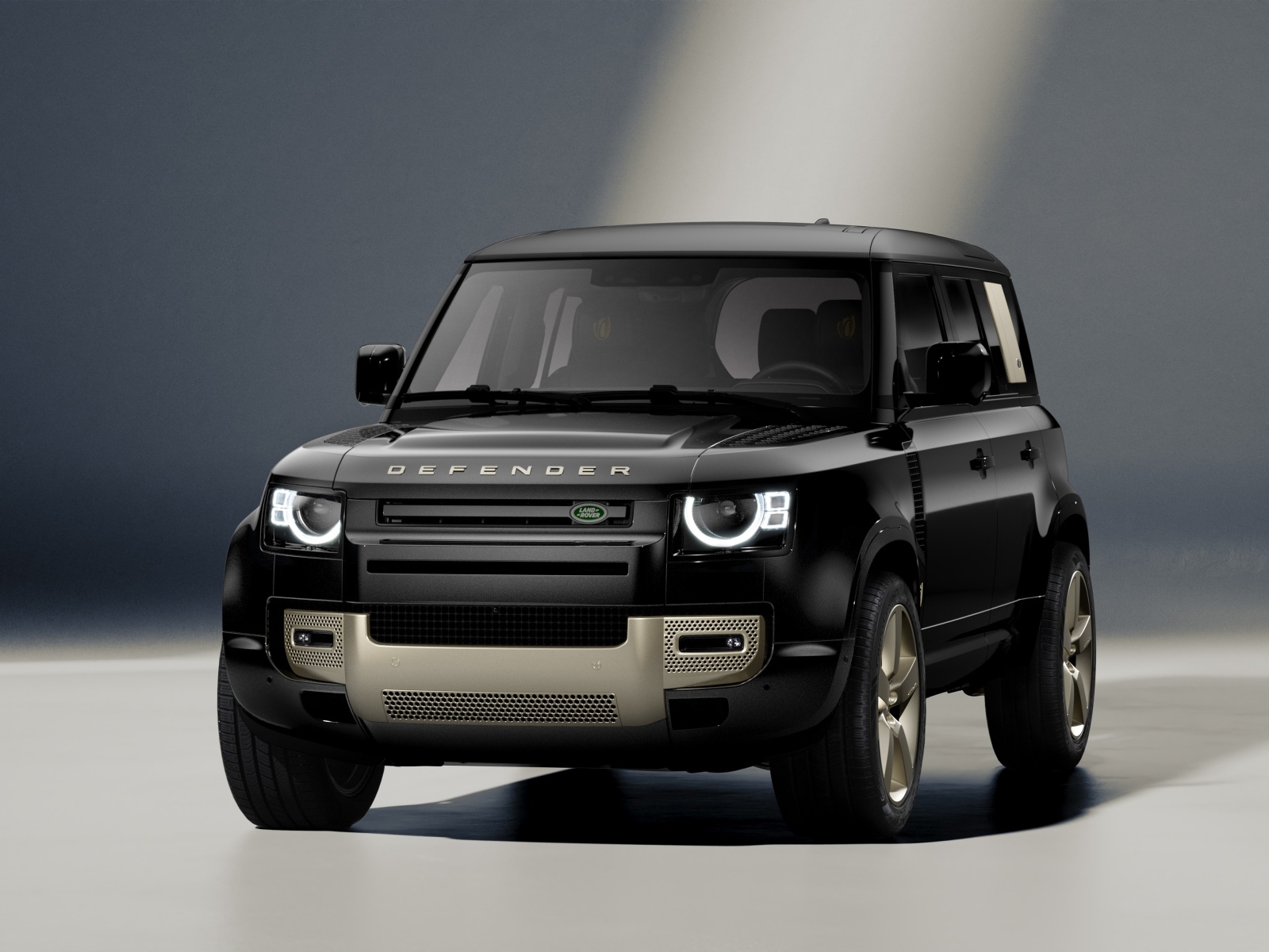 Черный внедорожник Land Rover Defender 110 Rugby World Cup 2023 года