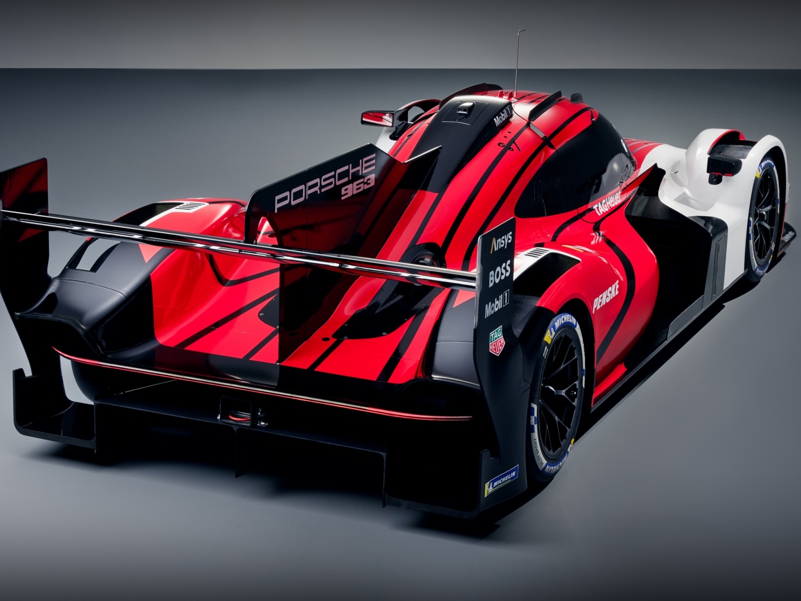 Быстрый гоночный автомобиль Porsche 963 Prototype