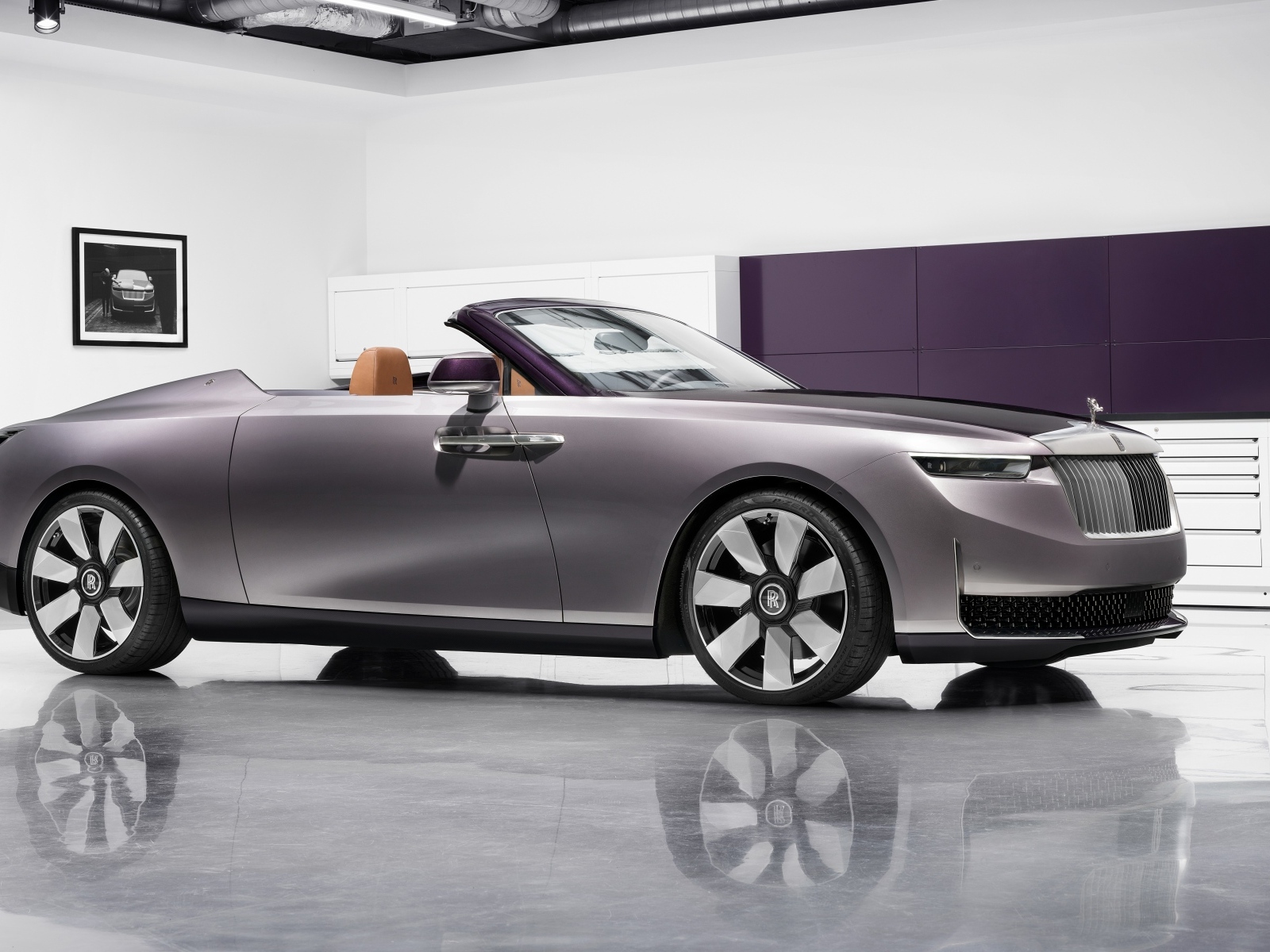 Автомобиль кабриолет Rolls-Royce Amethyst Droptail