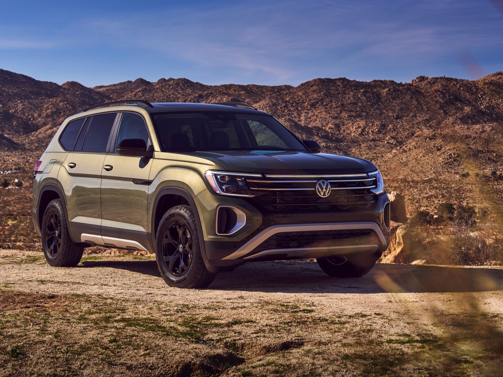 Большой автомобиль Volkswagen Atlas SEL 4MOTION Peak Edition 2024 года