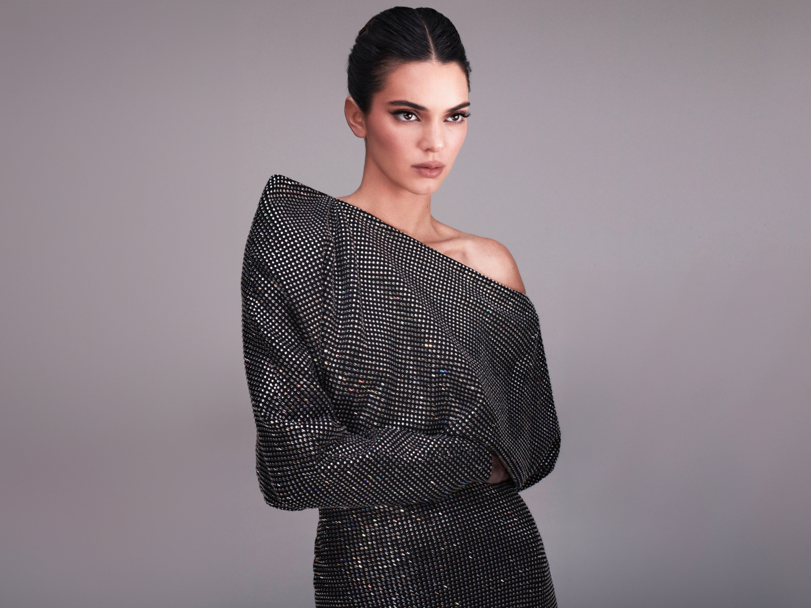 Модель Кендалл Дженнер в красивом платье