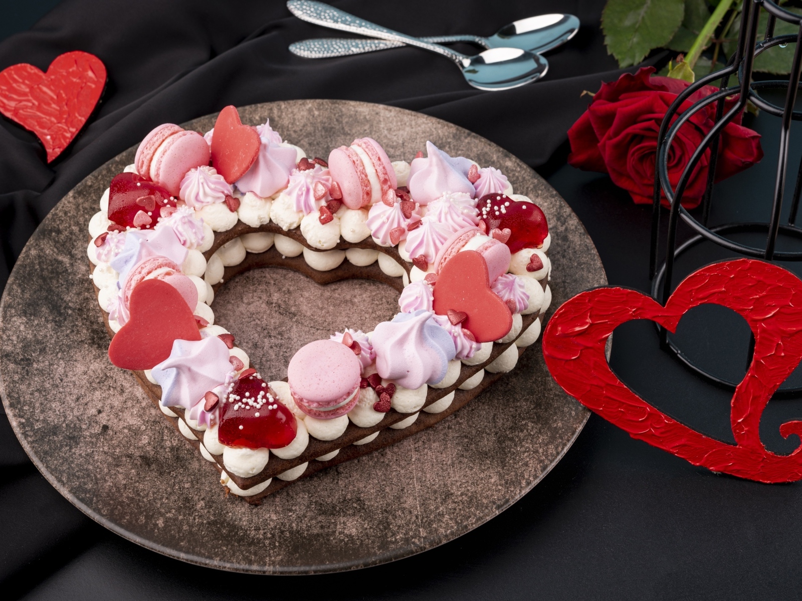 Торт в форме сердца для любимой на День Святого Валентина