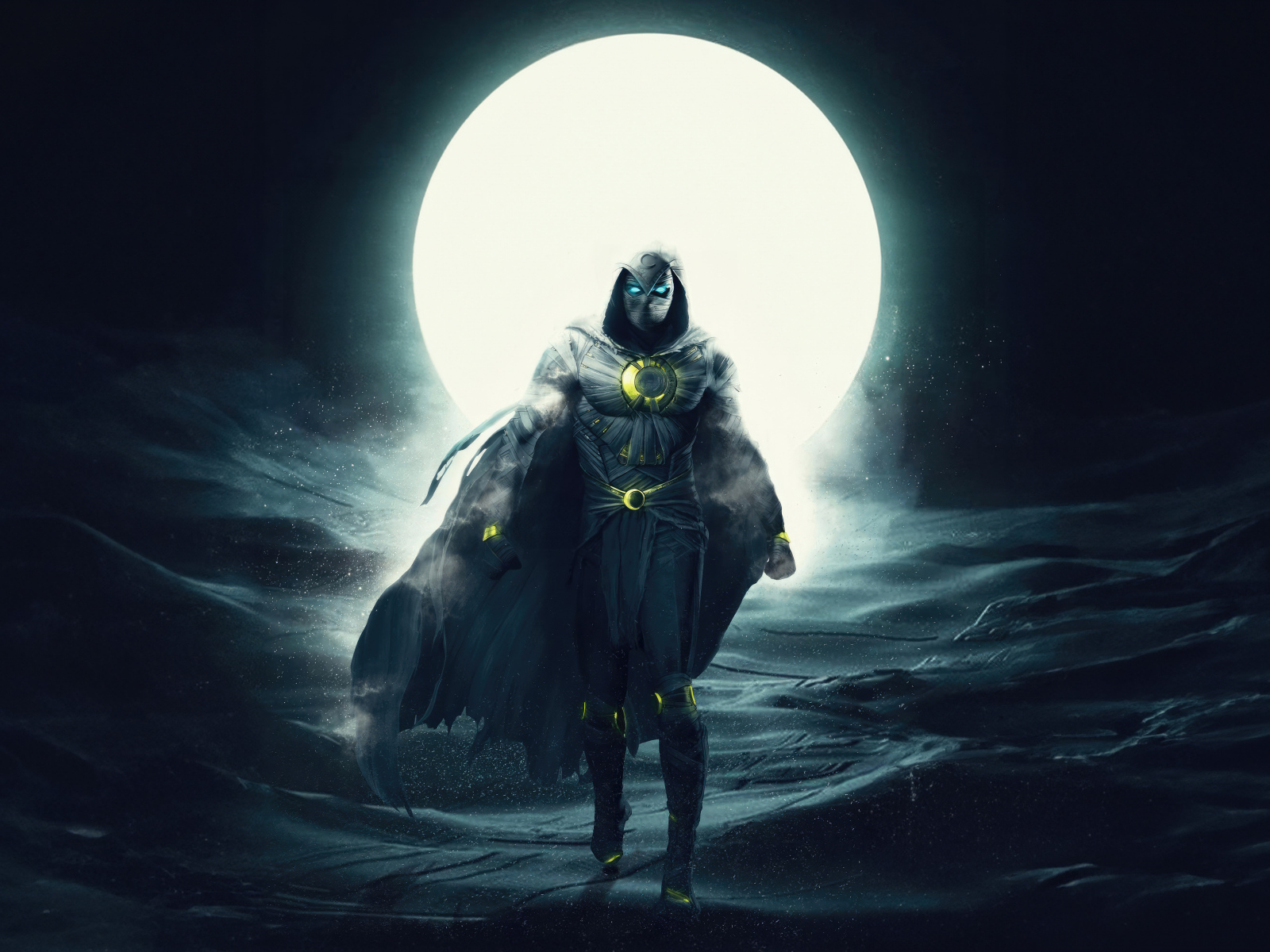 Супергерой Лунный рыцарь на фоне большой луны