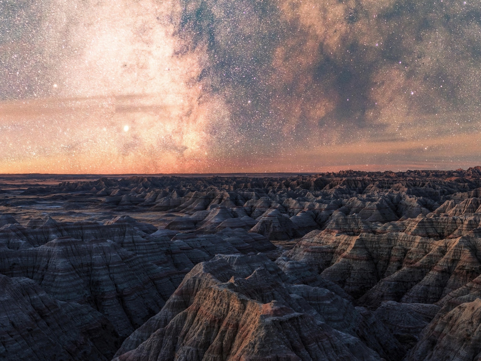 Красивое небо над горами