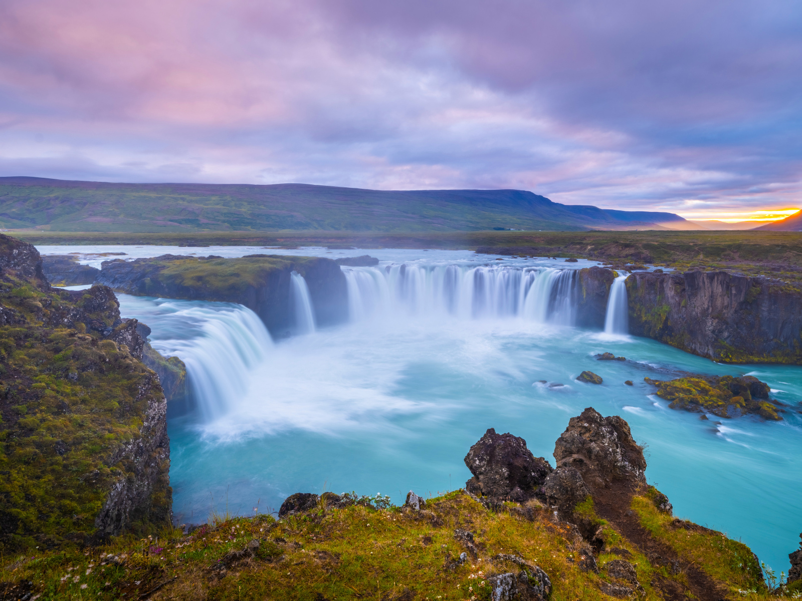 Большой водопад Годафосс, Исландия