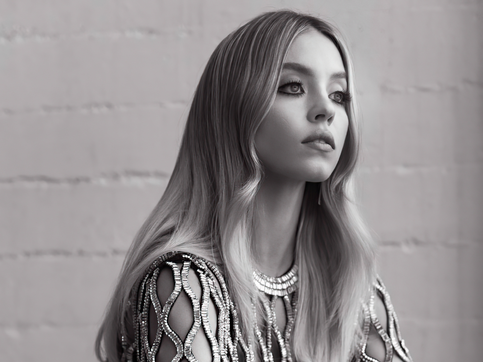 Американская актриса Сидни Суини черное-белое фото