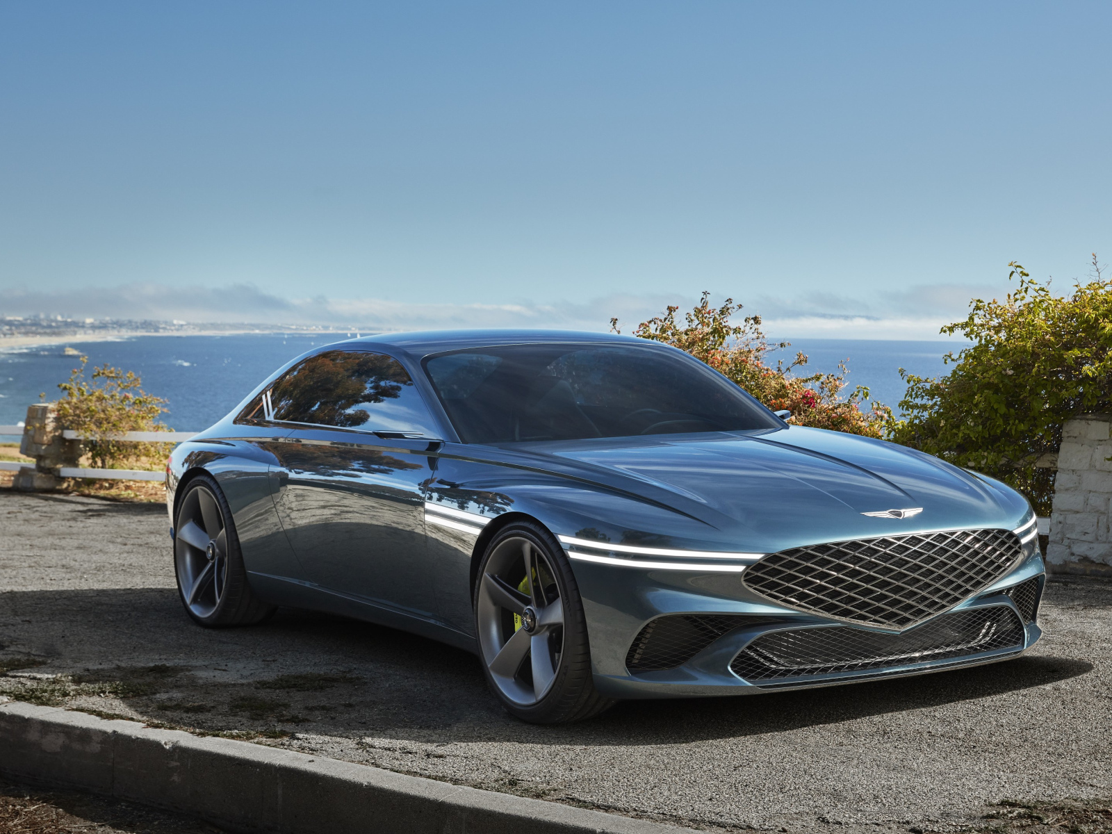 Электрический автомобиль Genesis X