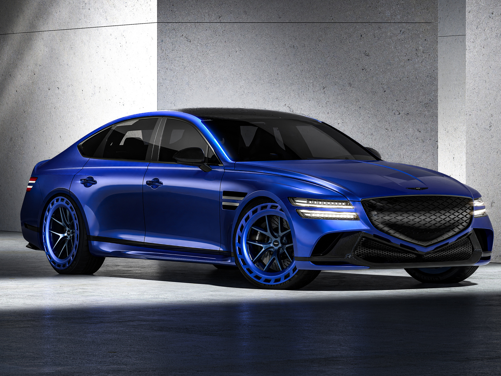 Синий автомобиль Genesis G80 EV Magma Concept 2024 года