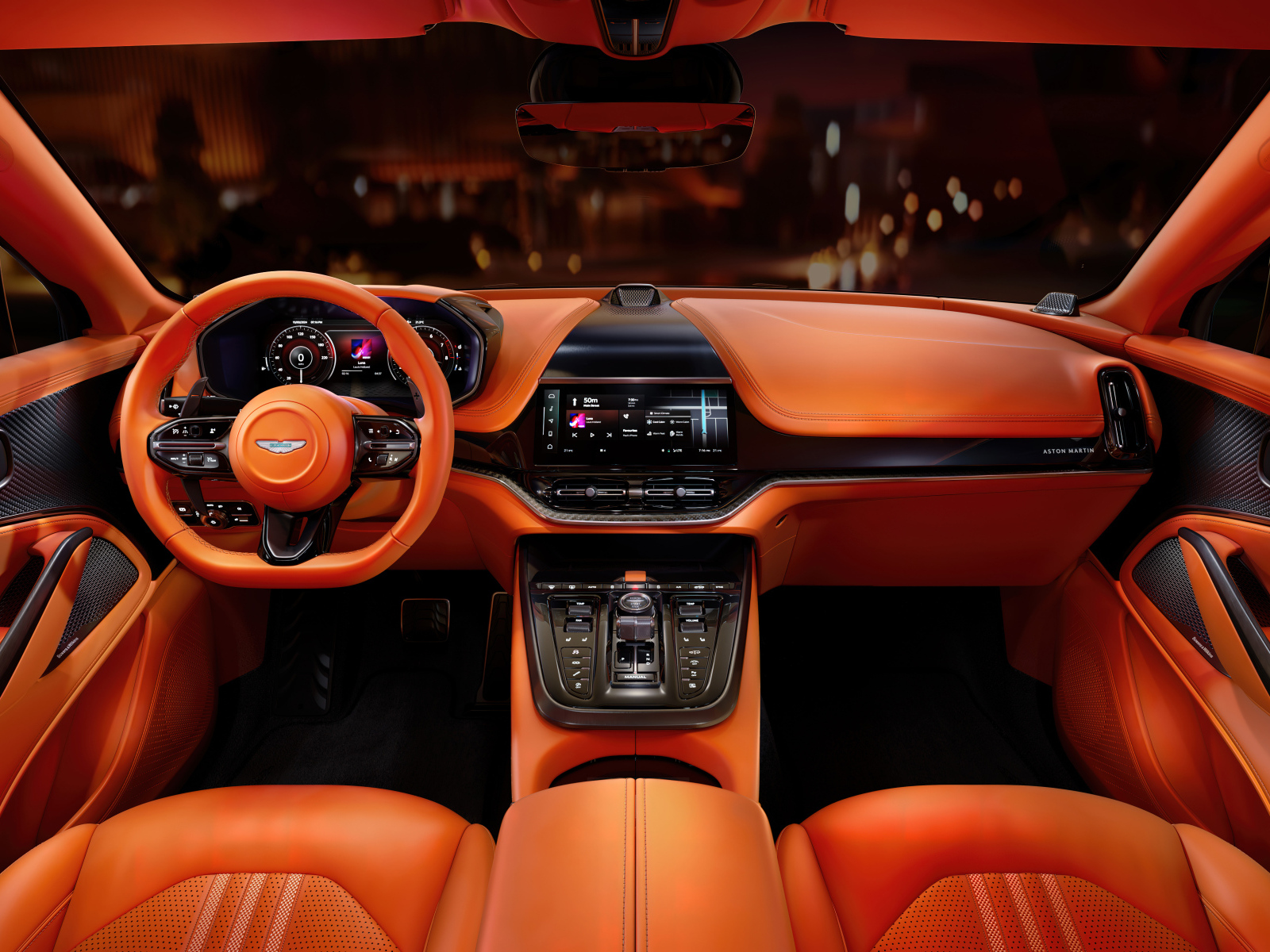 Кожаный салон автомобиля Aston Martin DBX707 2024 года