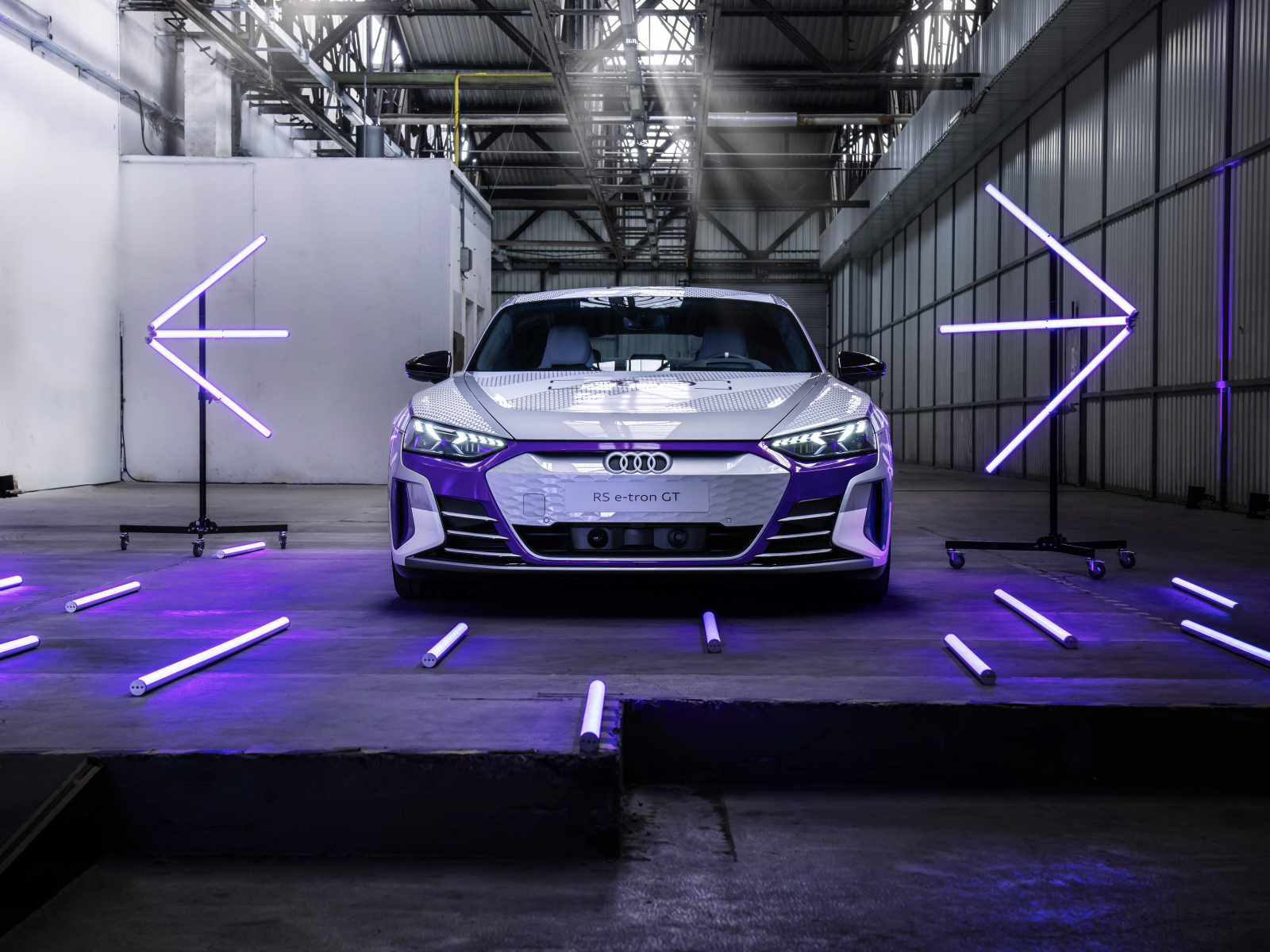 Скоростной автомобиль Audi RS E-Tron GT