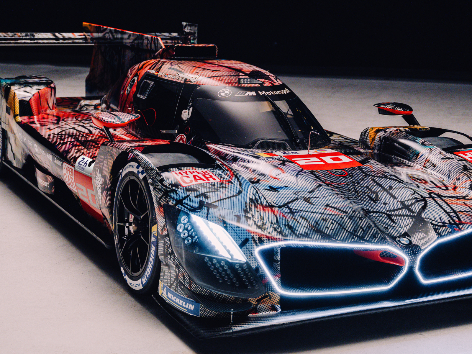 Новый спортивный автомобиль  BMW Art Car By Julie Mehretu