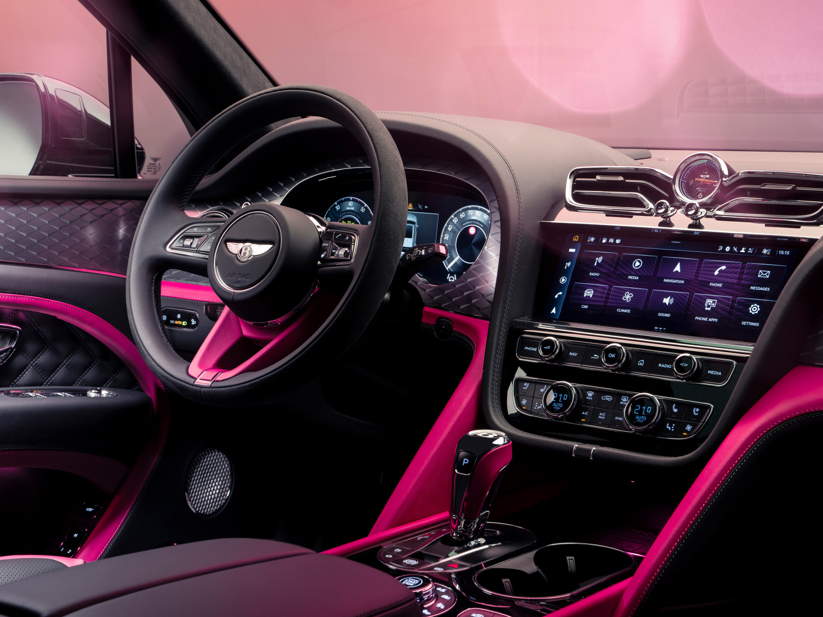 Салон автомобиля Bentley Bentayga V8 S Curated By Mulliner 2024 года