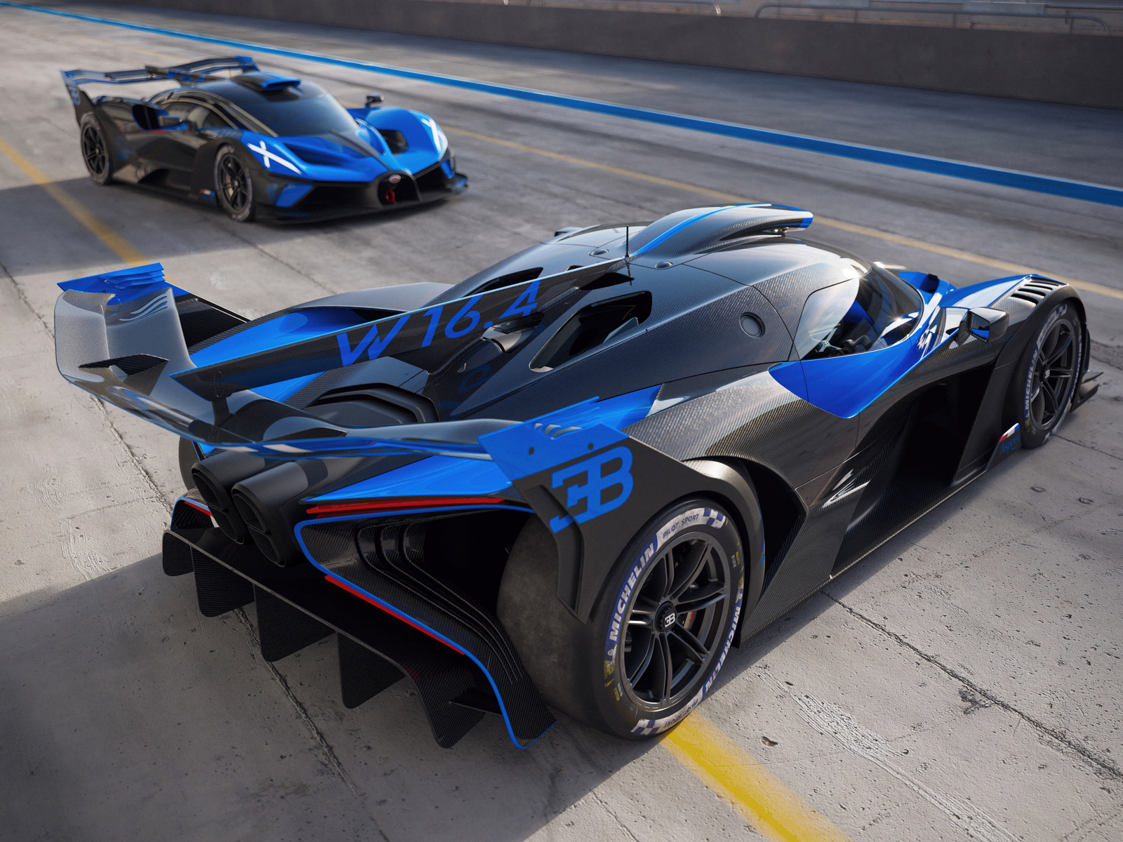 Синий автомобиль Bugatti Bolide Race Track вид сзади