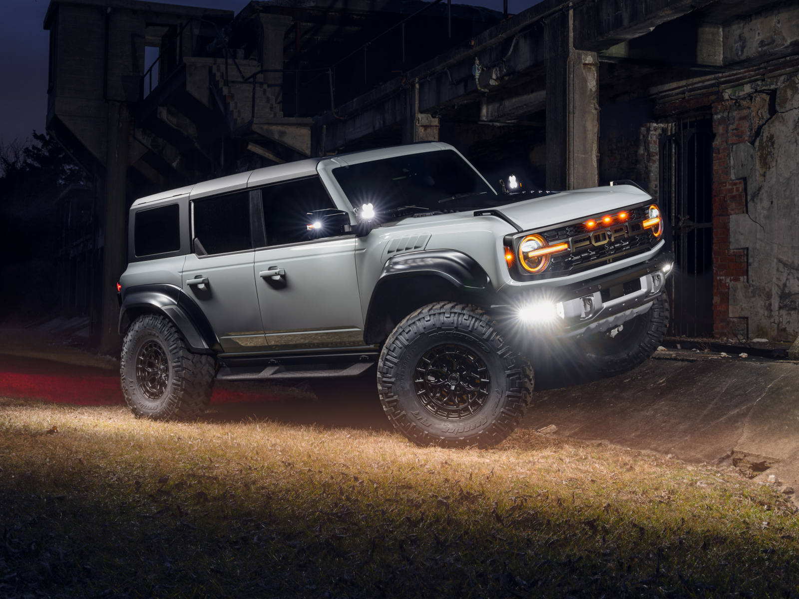 Автомобиль Ford Bronco Raptor