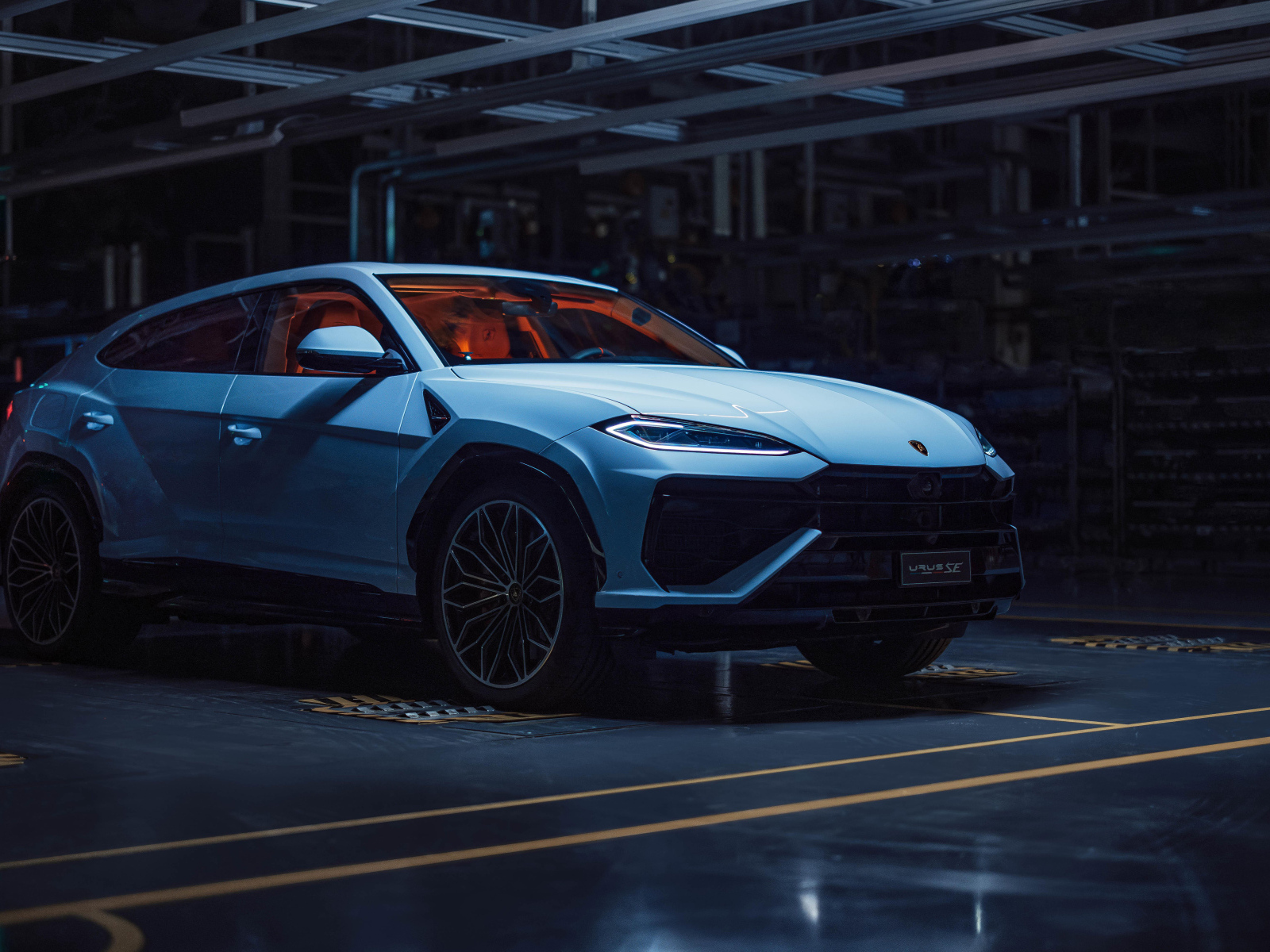 Автомобиль Lamborghini Urus SE Plug-In Hybrid Super SUV 2024  года