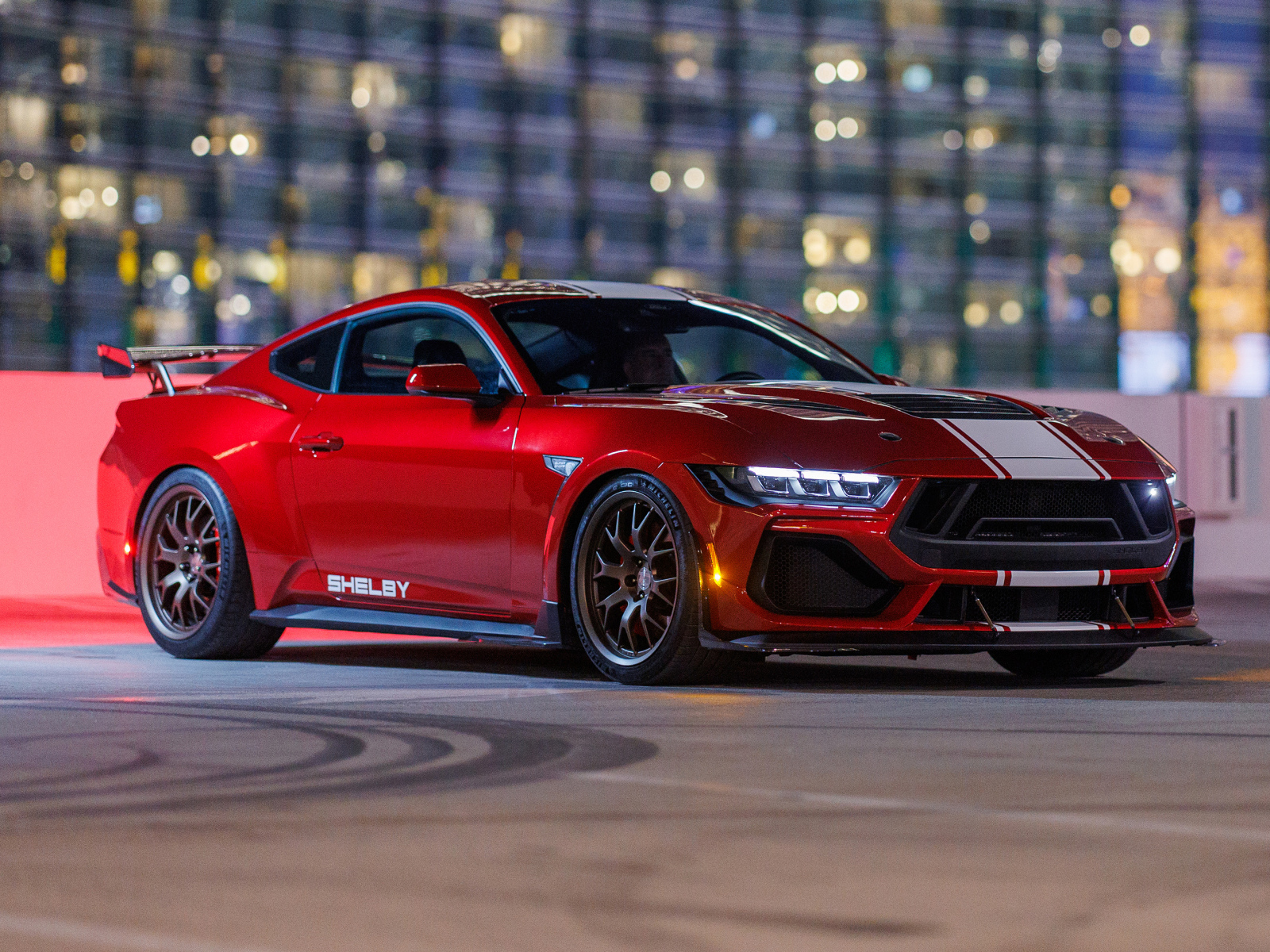 Красный автомобиль  Shelby Super Snake 2024 года