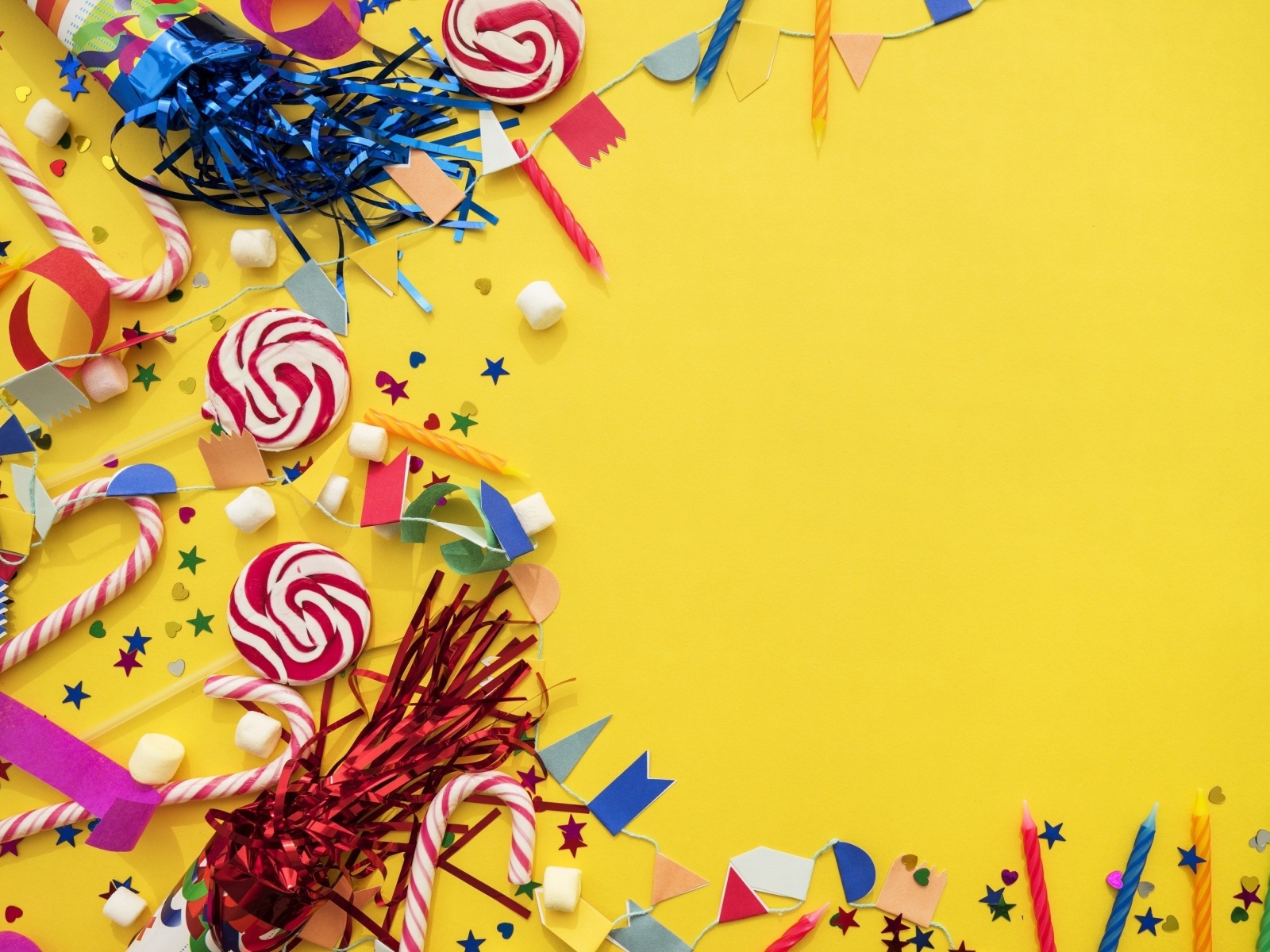 Желтый фон с декором для праздника 